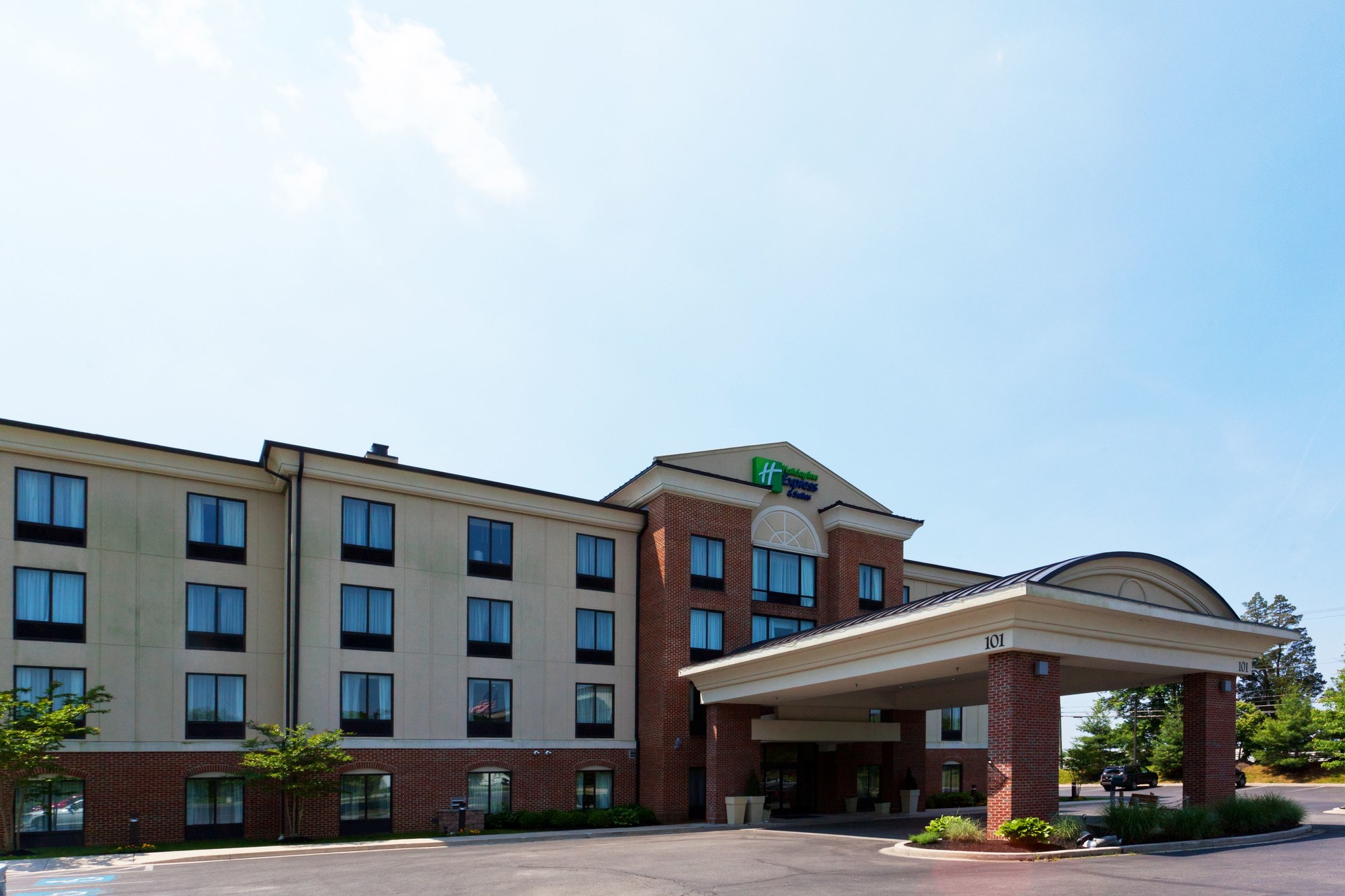 Holiday Inn Express & Suites Northeast