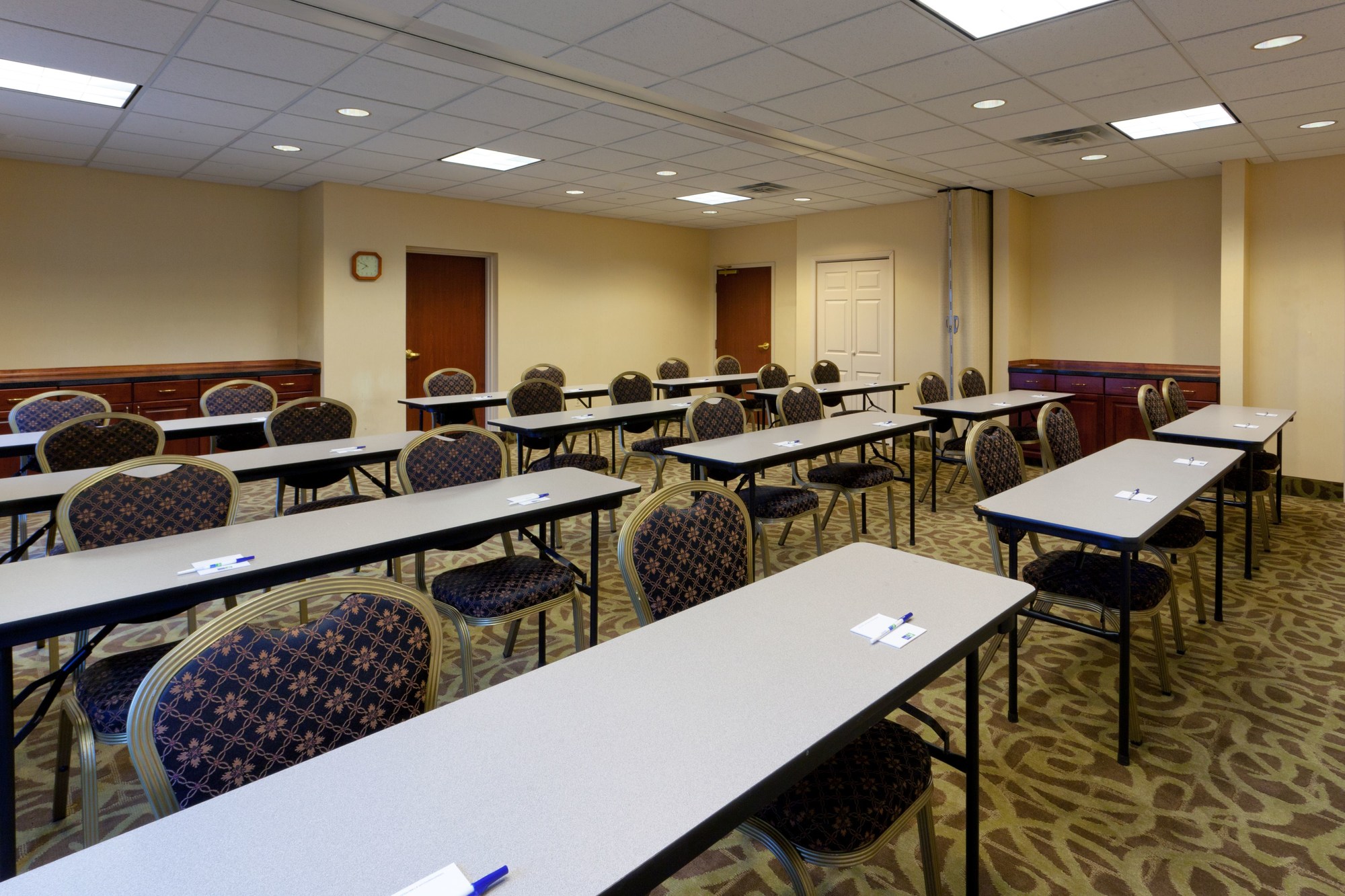 Holiday Inn Express & Suites Northeast