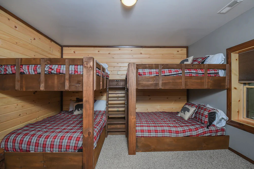 Hemlock Hideaway House