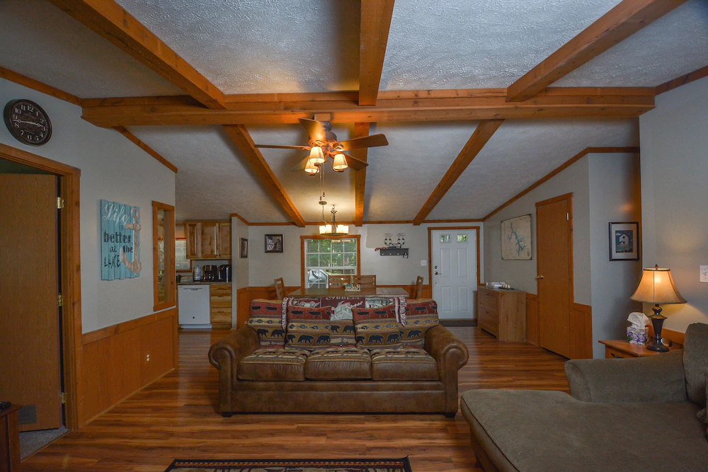 Knotty Pines Holiday Home