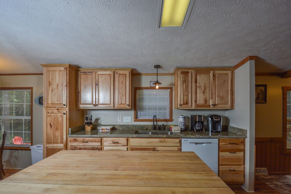 Knotty Pines Holiday Home