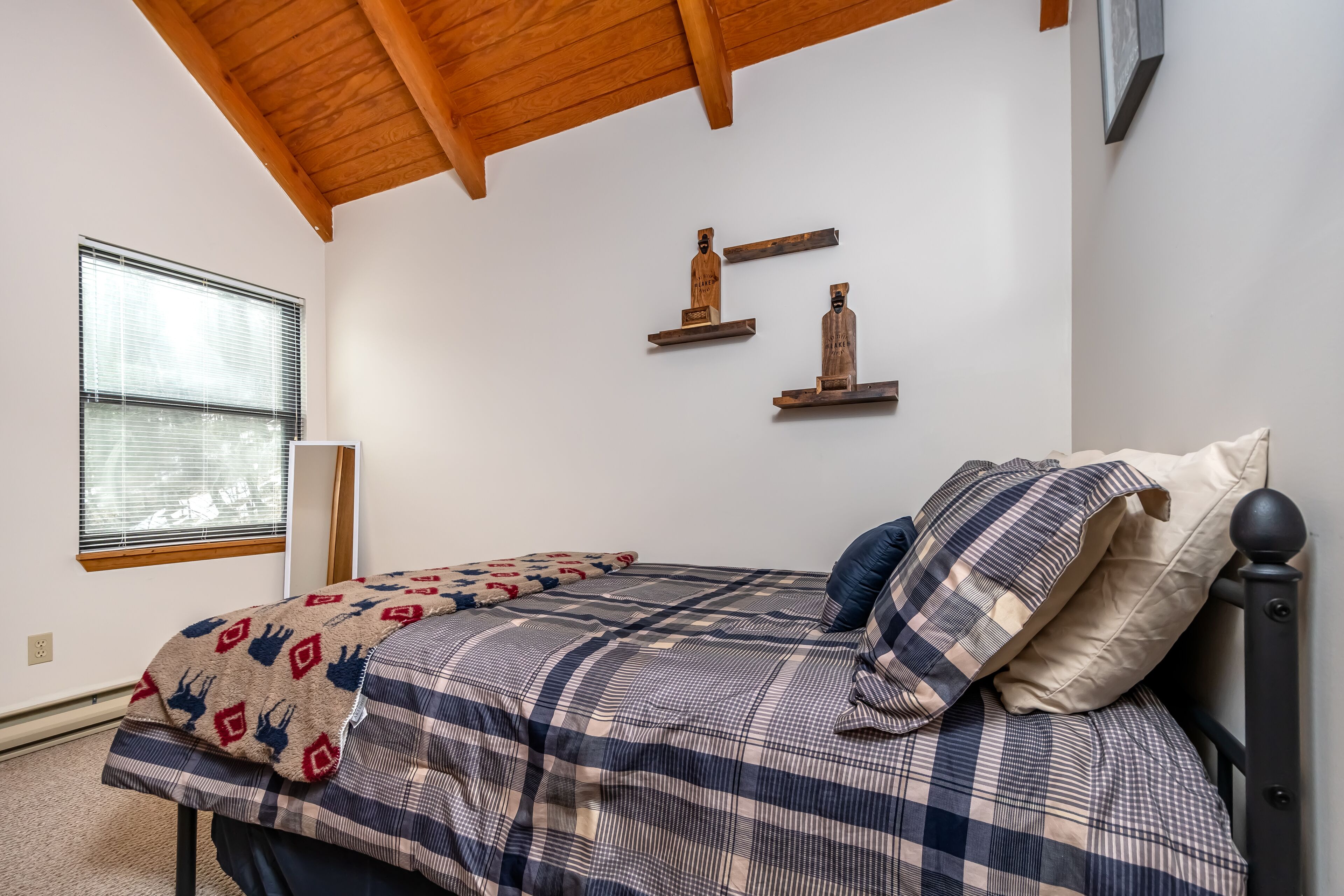 Mountain Ridge Nest