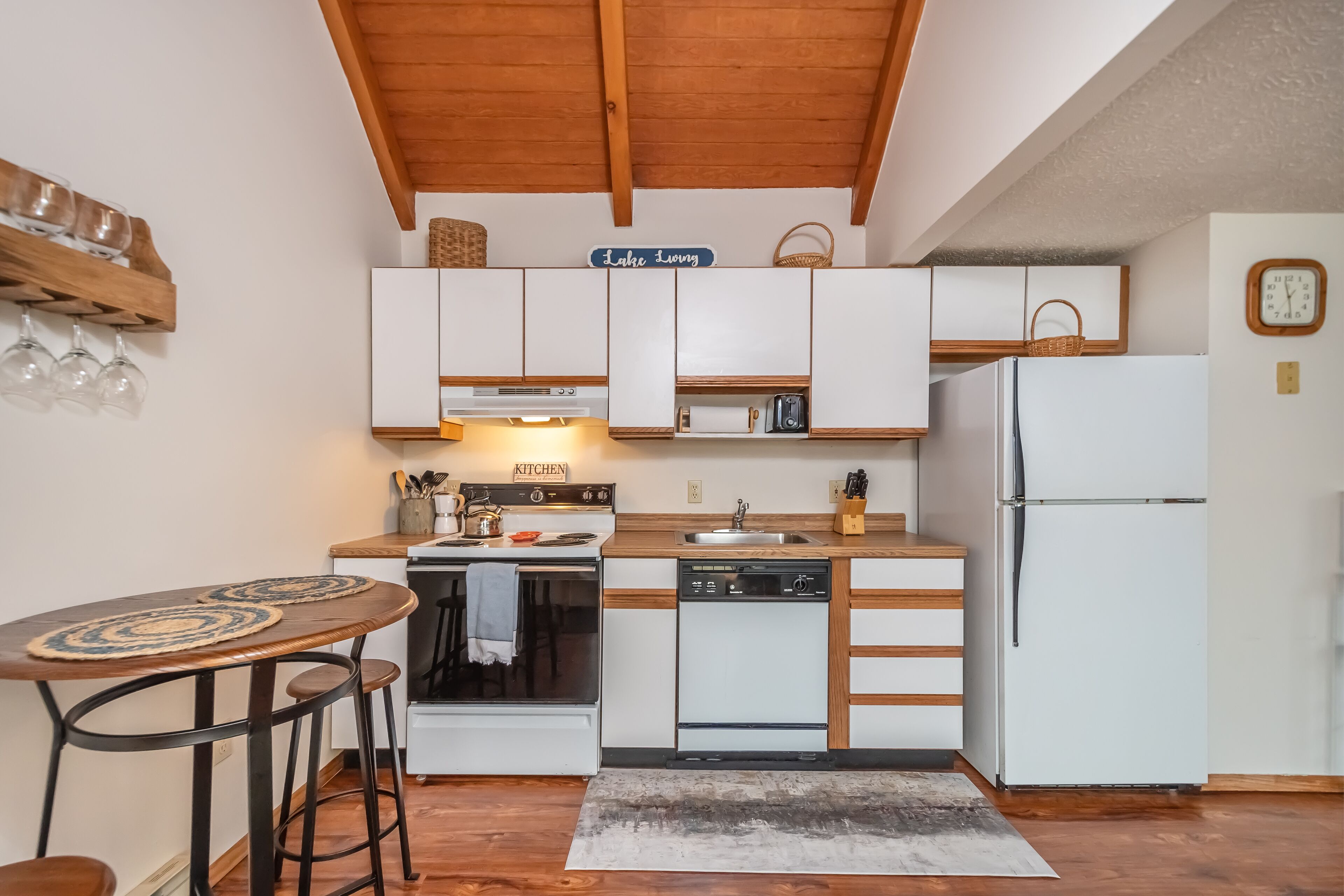 Mountain Ridge Nest