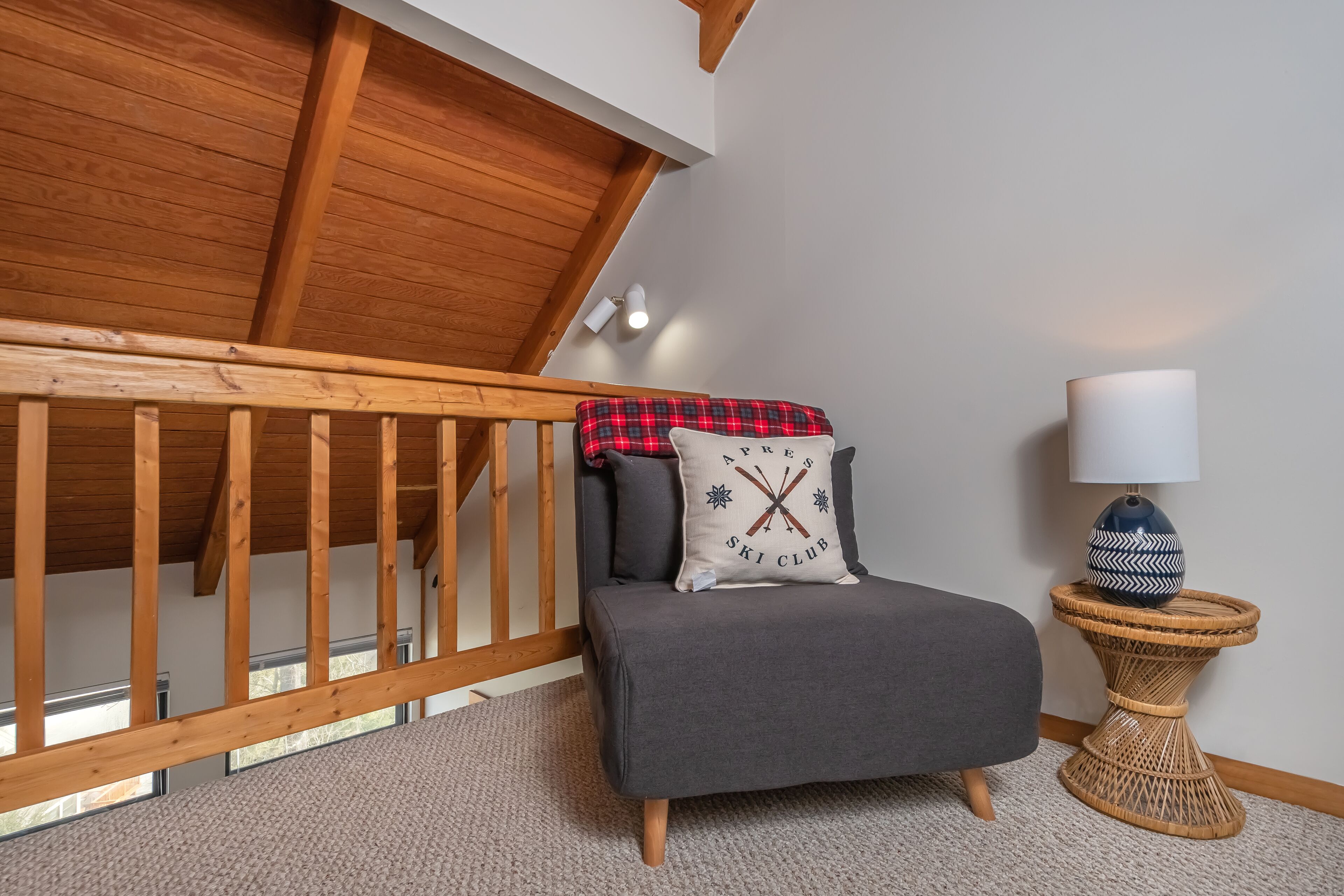 Mountain Ridge Nest