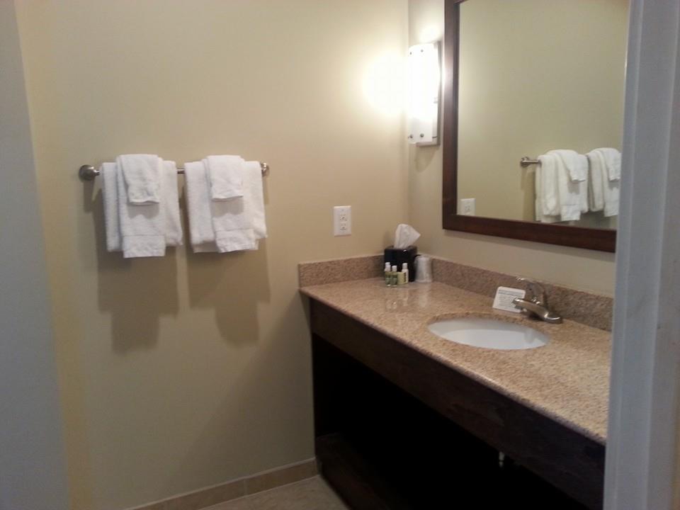 Island Inn & Suites, Ascend Collection