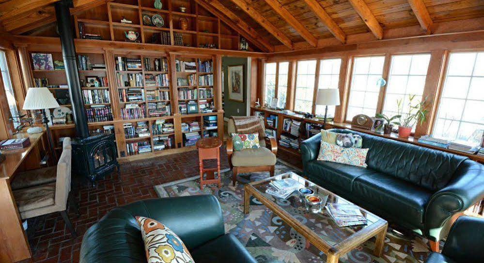 Inn at Huntingfield Creek