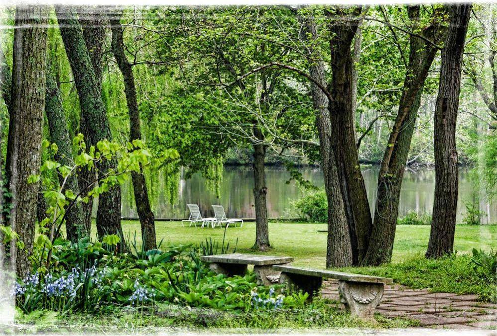 River House Inn Bed and Breakfast