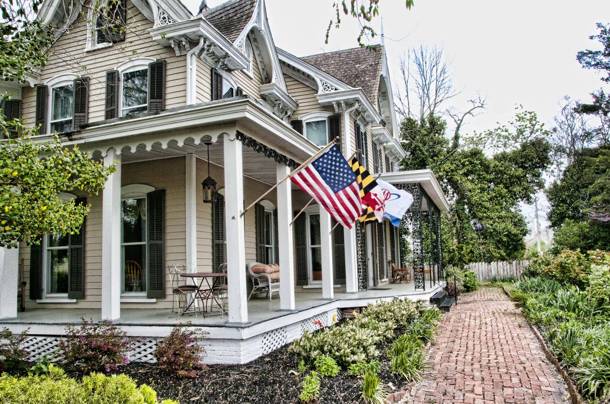 River House Inn Bed and Breakfast