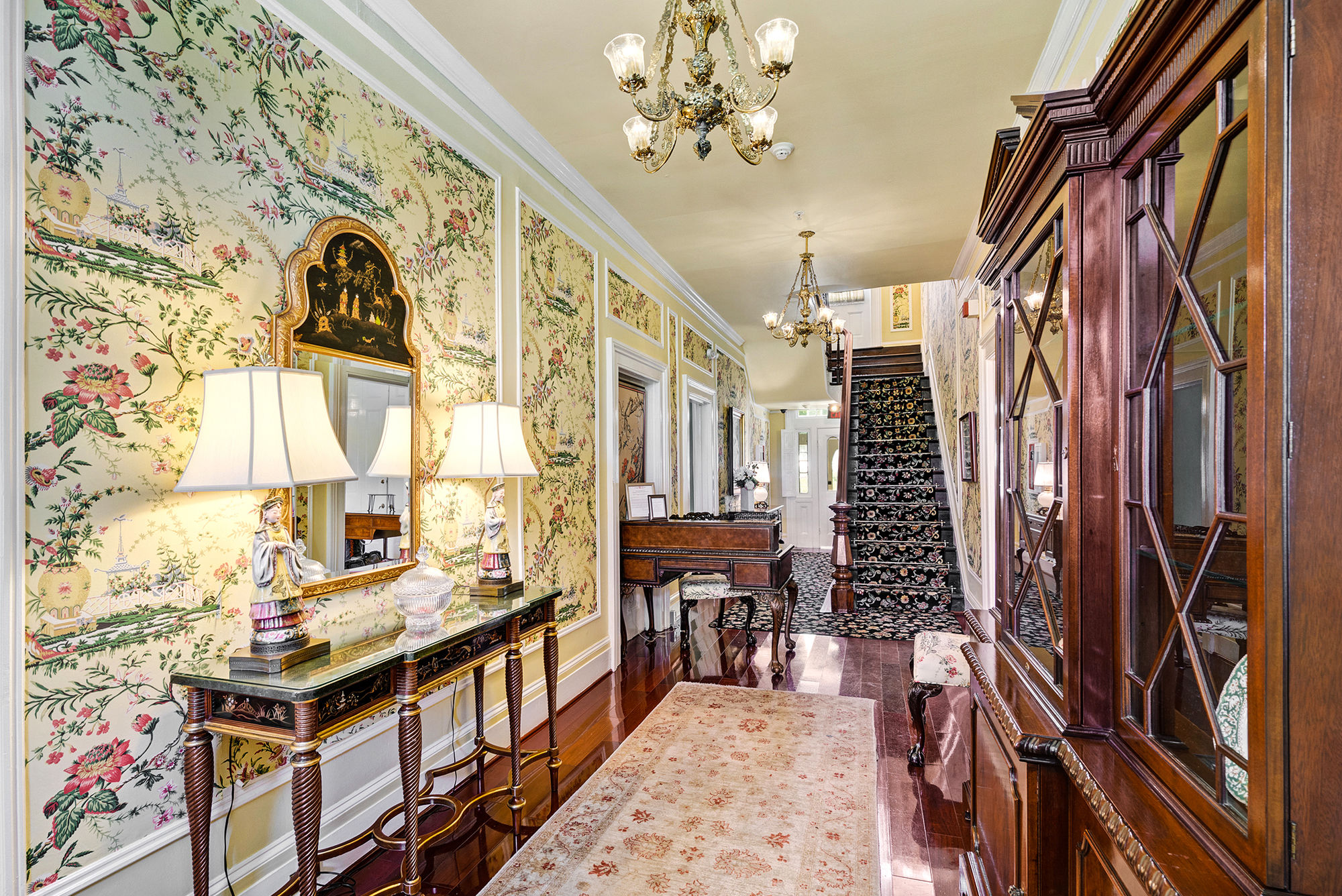 Historic Kent Manor Inn
