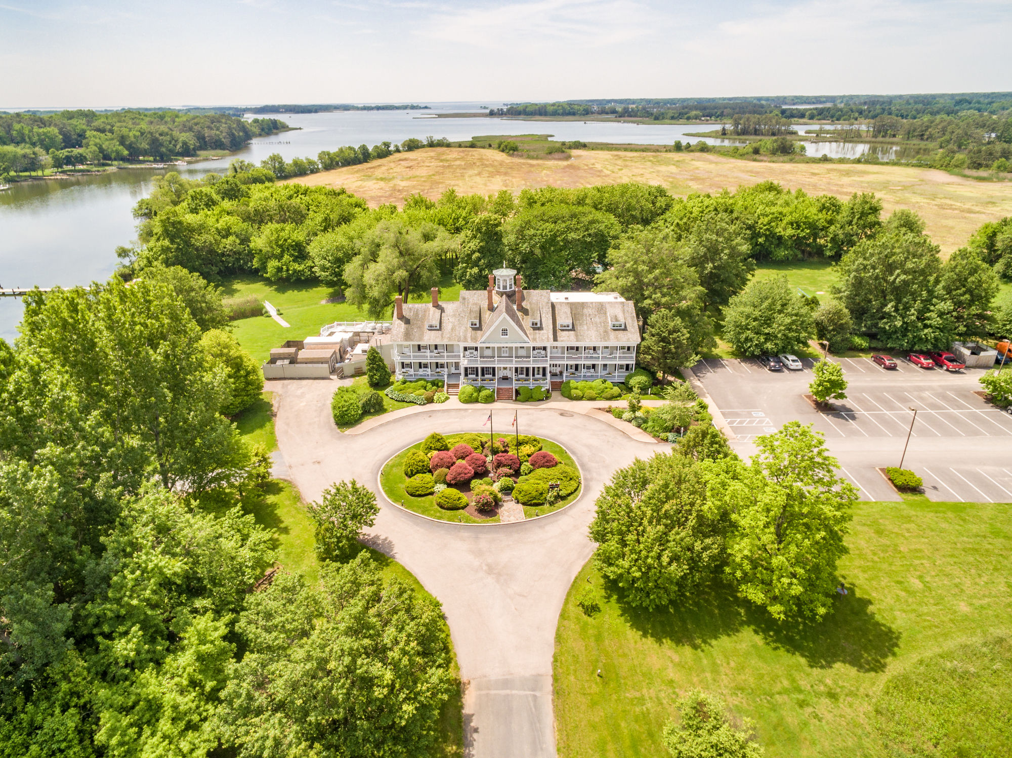 Historic Kent Manor Inn