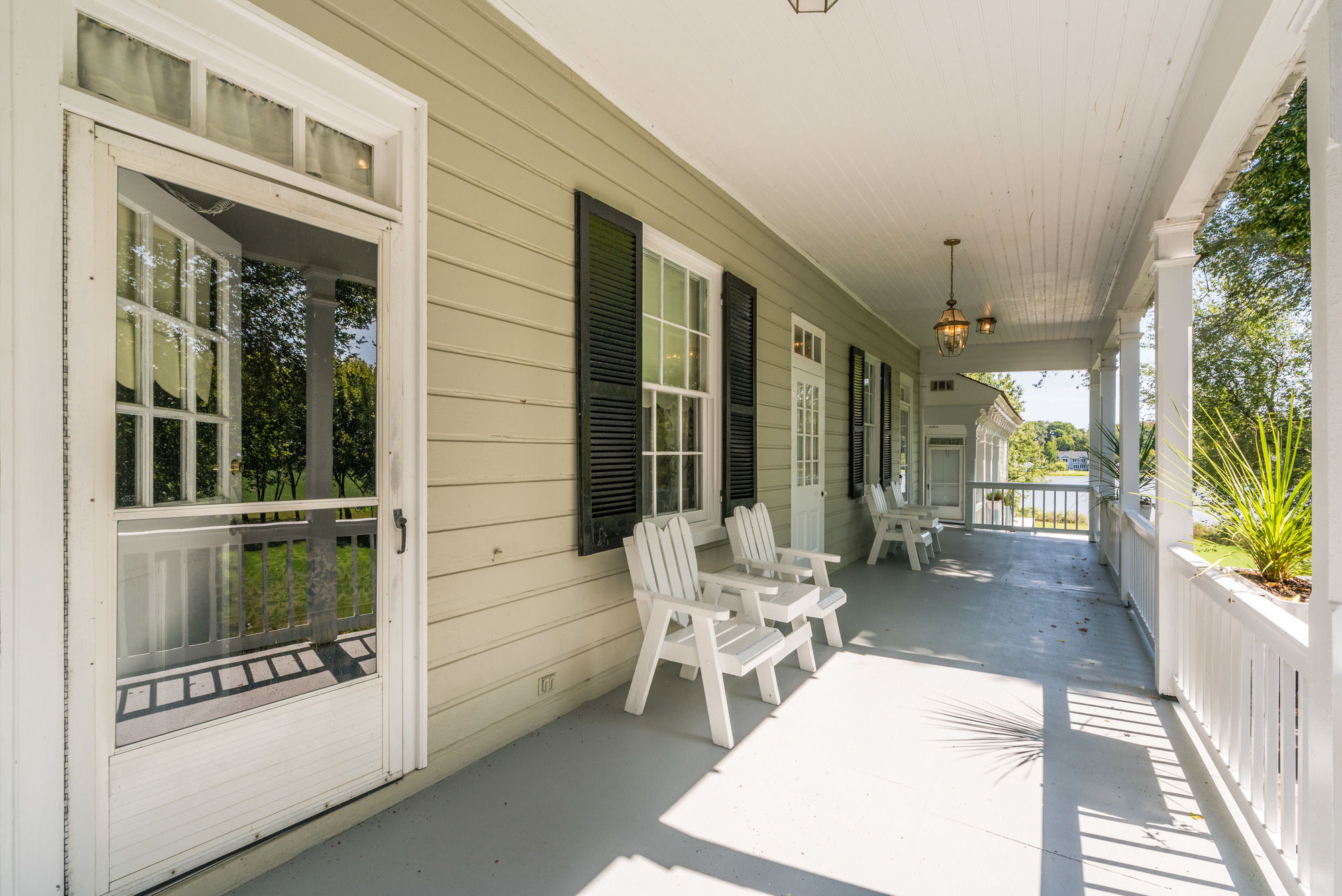 Historic Kent Manor Inn