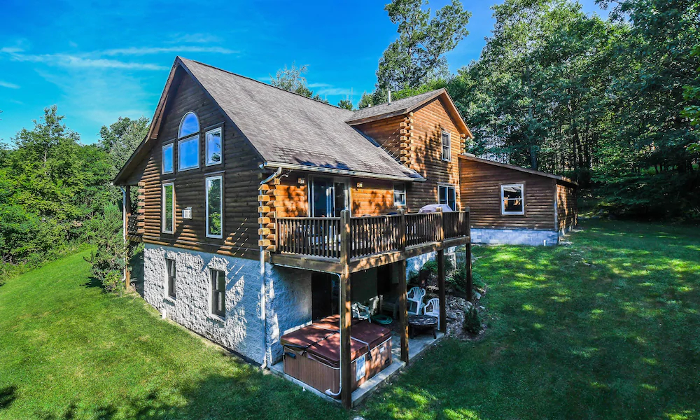 Lucky Bear Lodge House