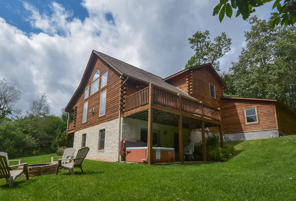 Lucky Bear Lodge House