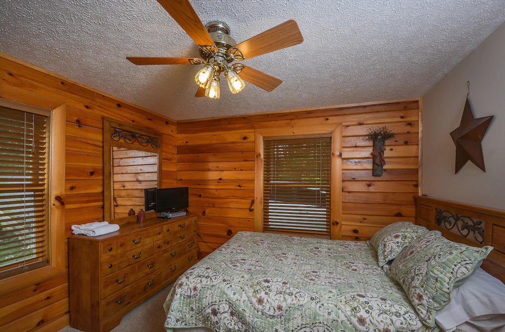 Lucky Bear Lodge House