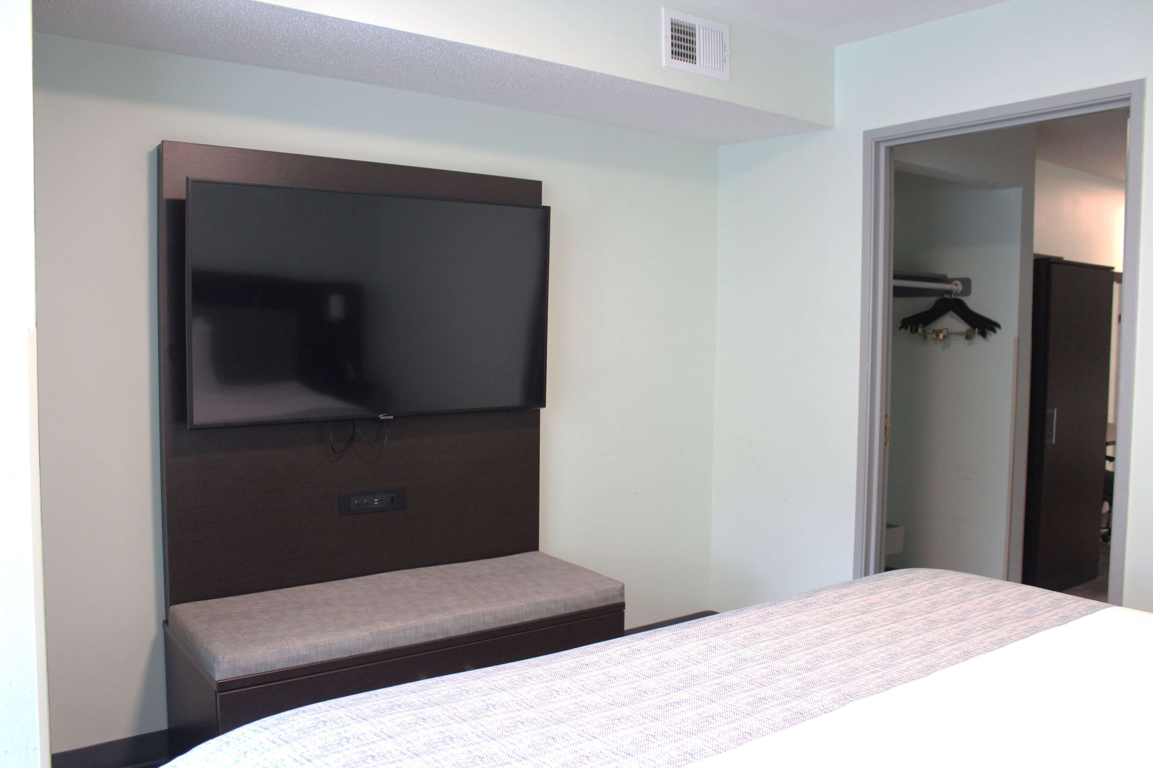 Wingate by Wyndham Waldorf/Washington DC Area