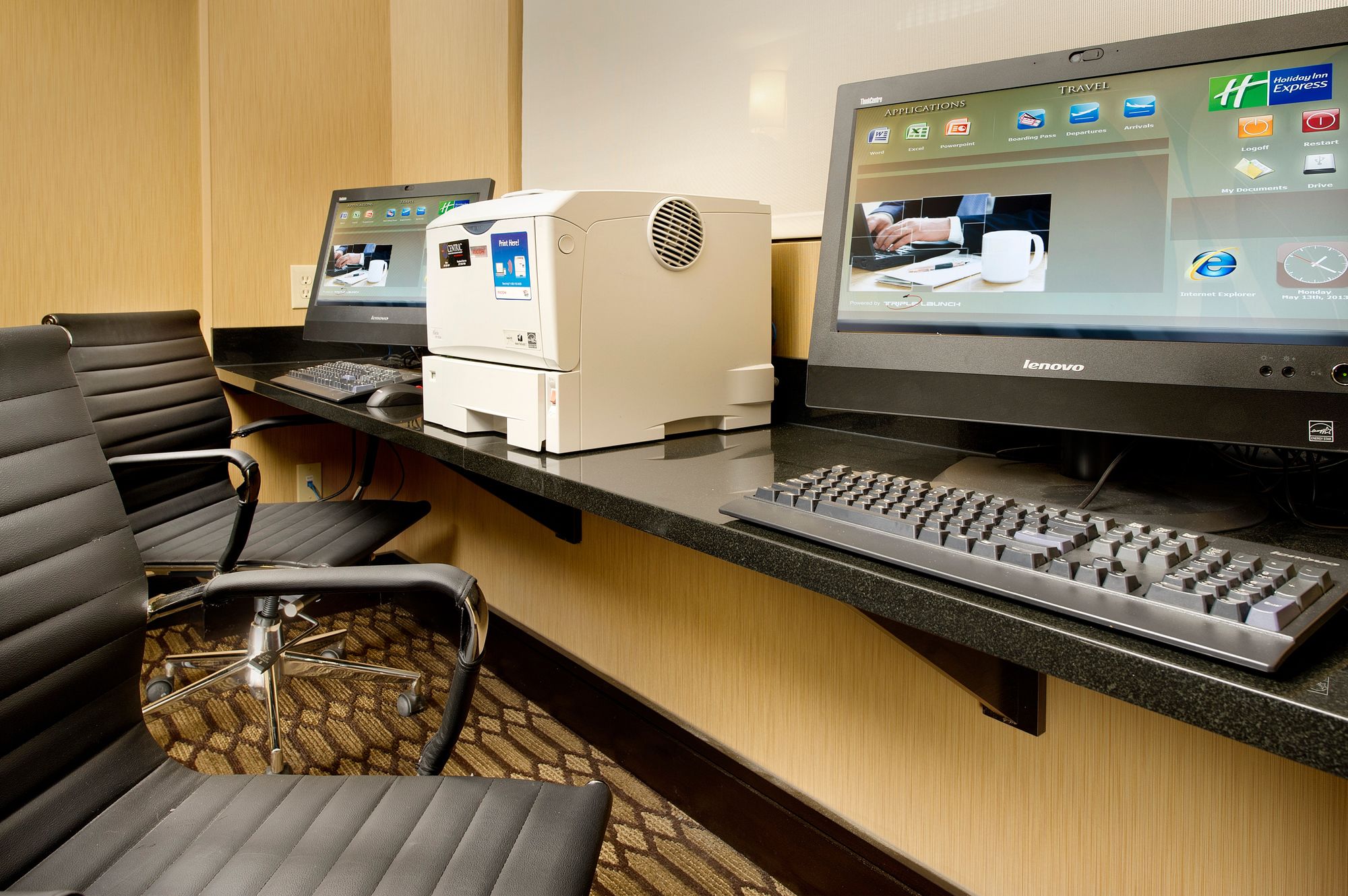 Holiday Inn Express - Waldorf