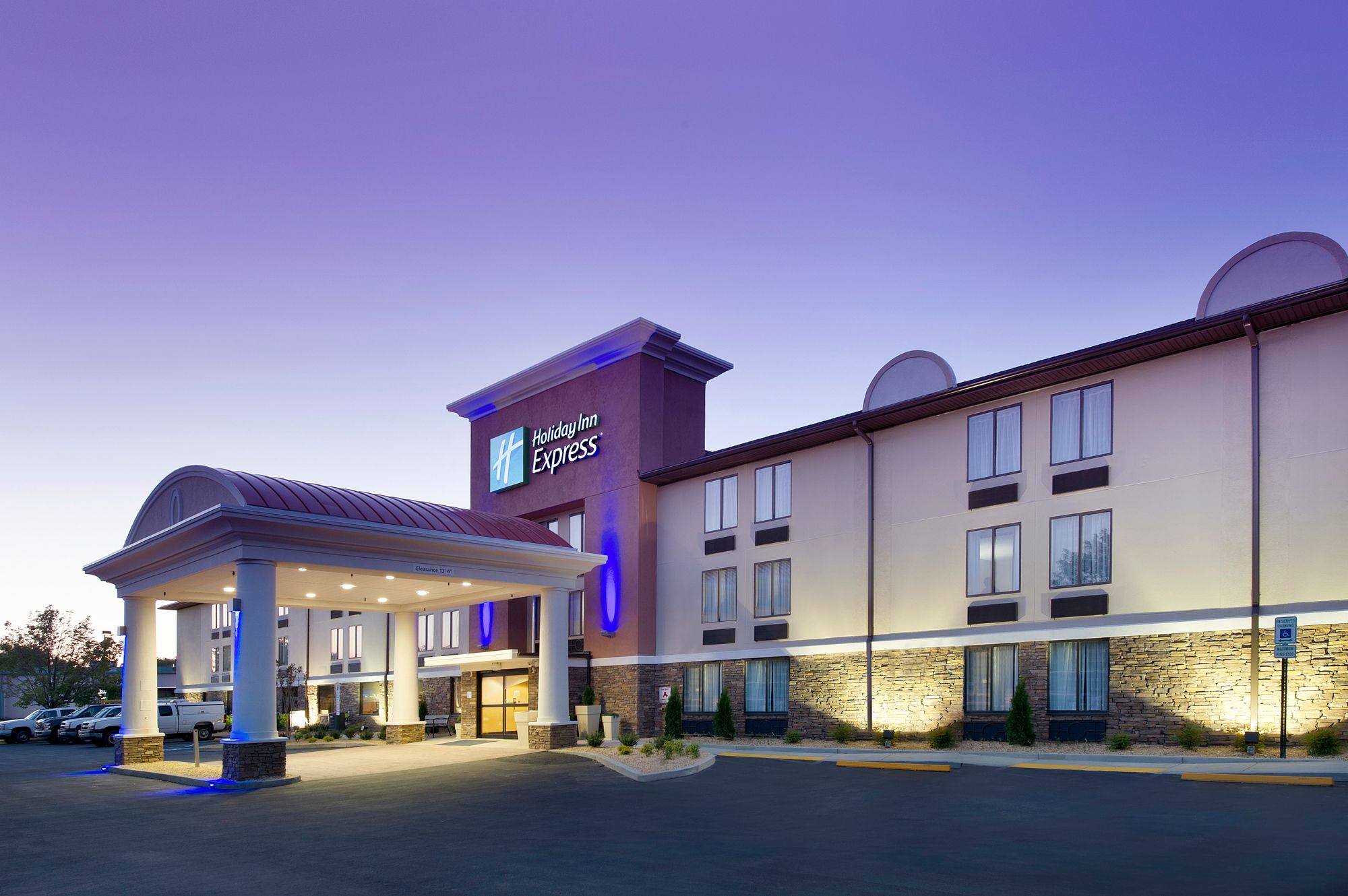 Holiday Inn Express - Waldorf
