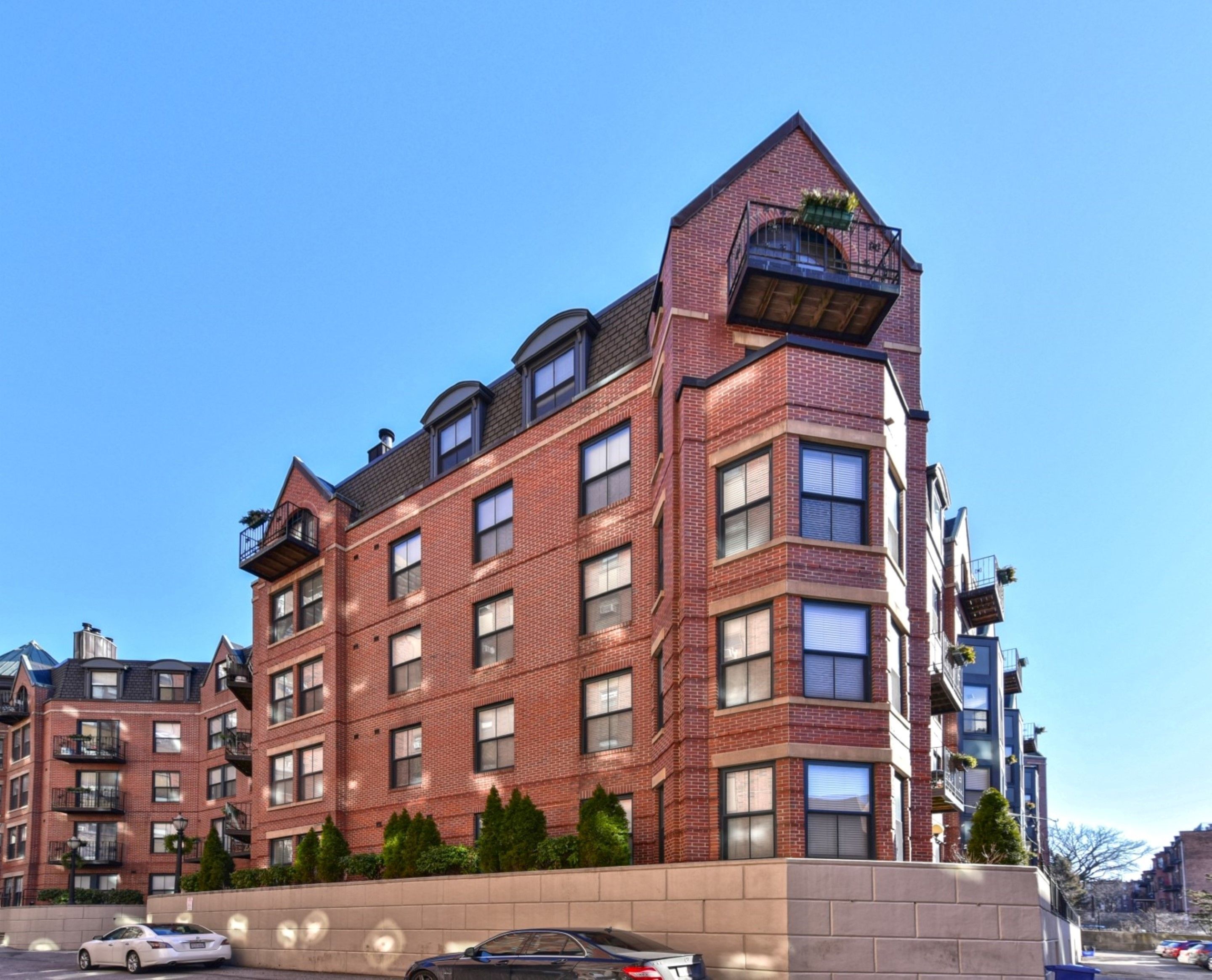 Garrison Square Apartments by Bluebird Suites