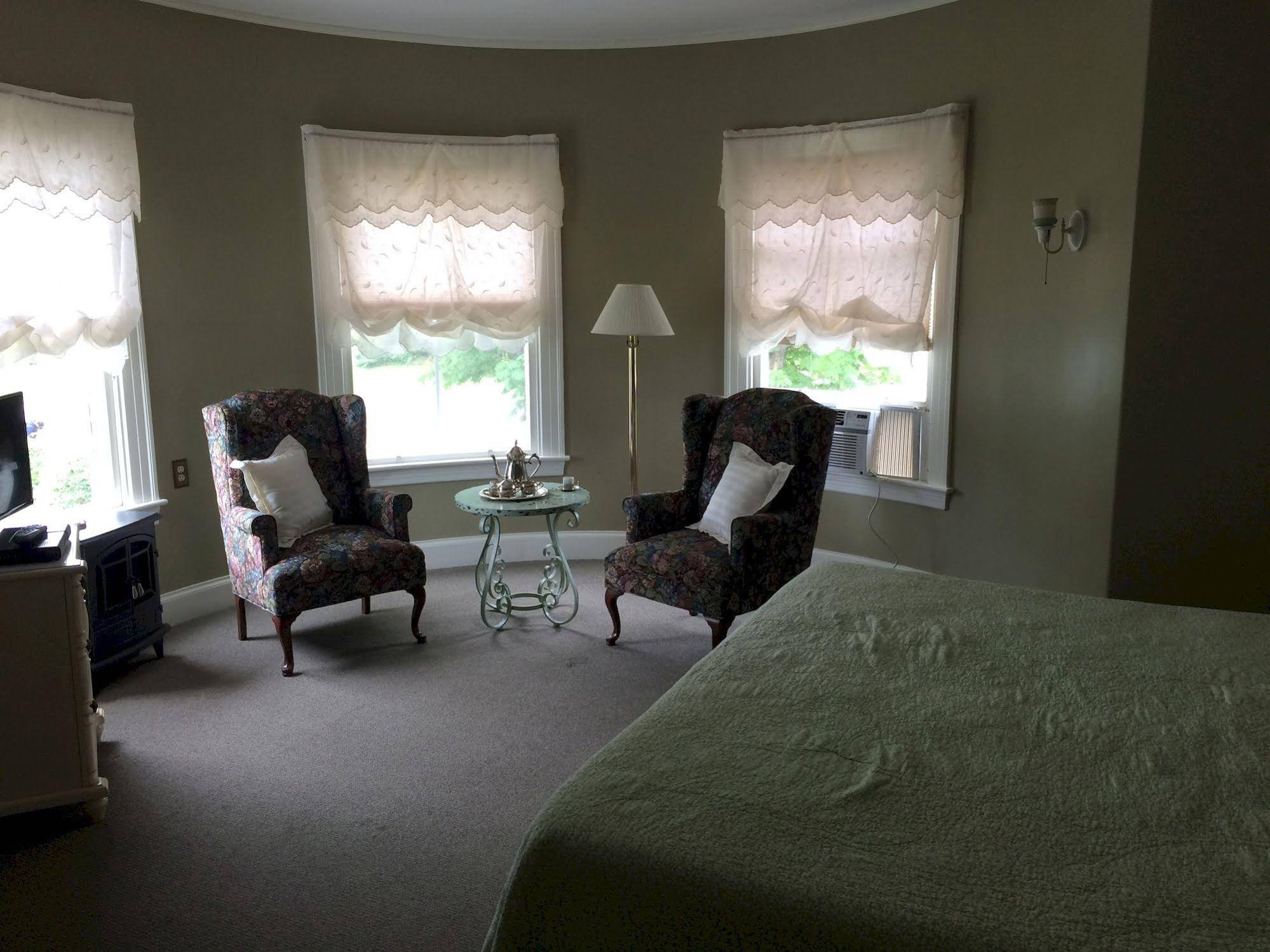 The Castle Manor Inn