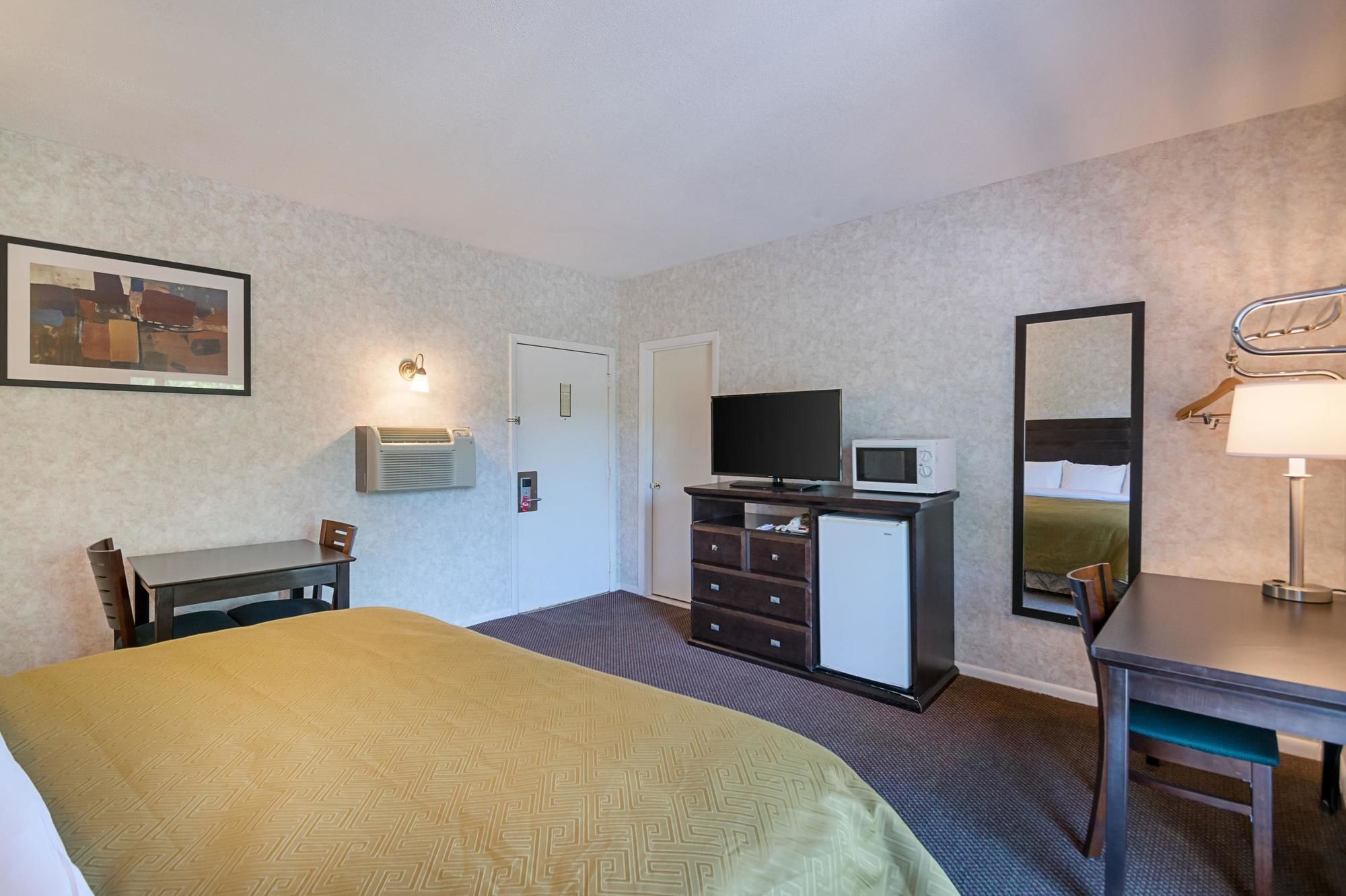 Econo Lodge Lee - Great Barrington