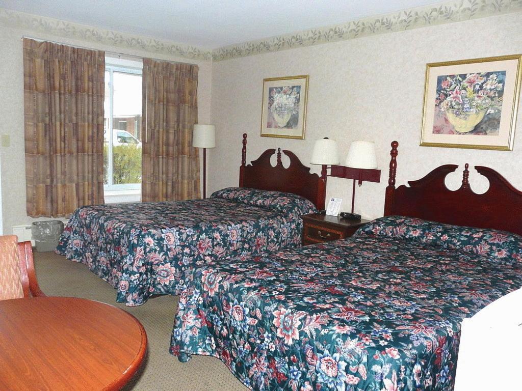 Knights Inn Lenox
