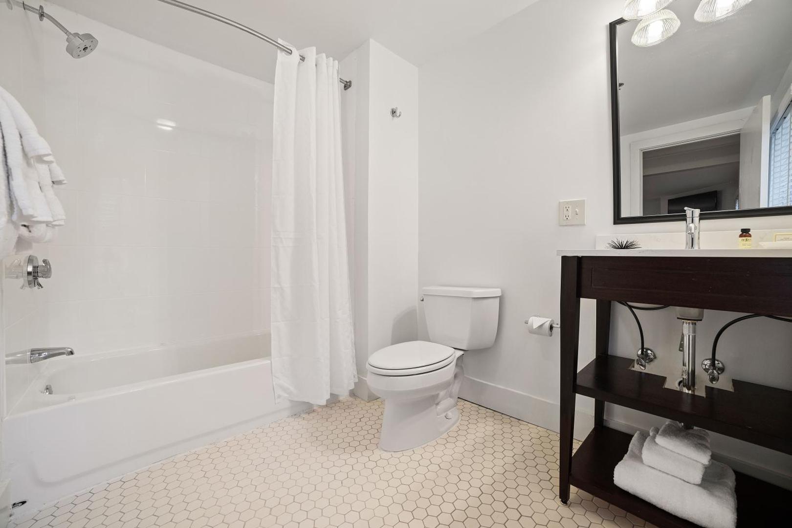LOGE Lenox