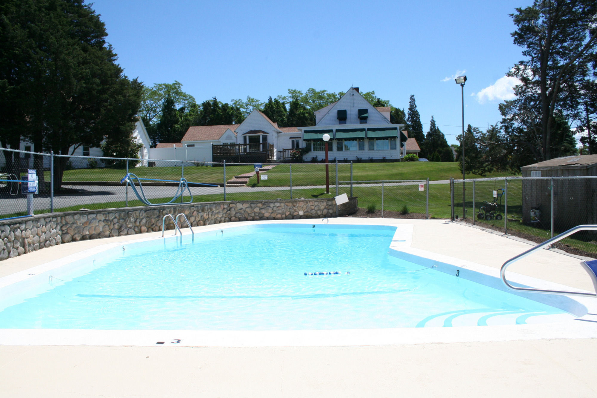 Blue Spruce Motel and Townhouses