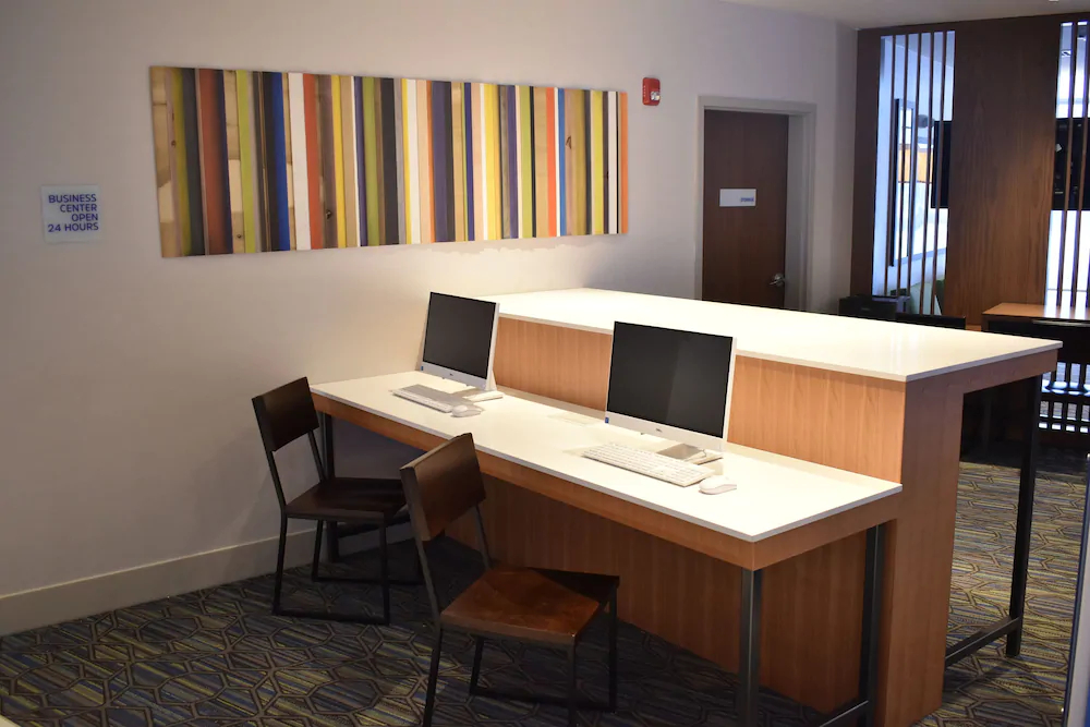 Holiday Inn Express & Suites Boston South Randolph