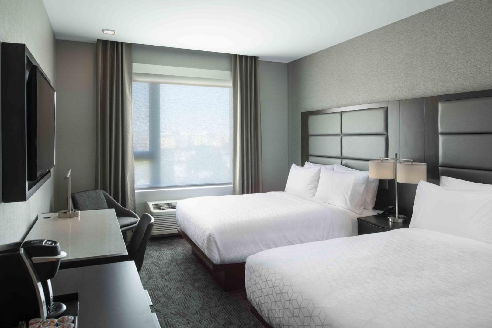 Holiday Inn Express Boston Logan Airport - Revere