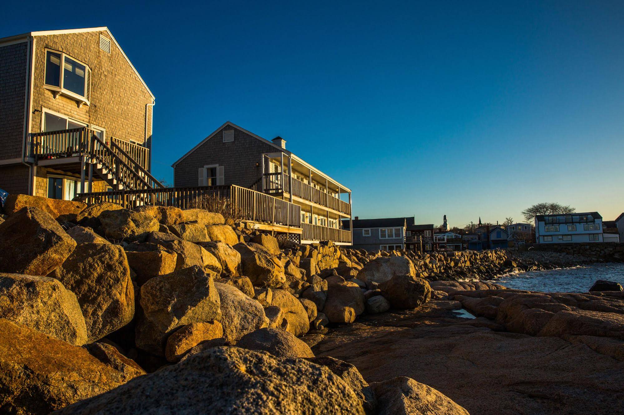 Bearskin Neck Motor Lodge