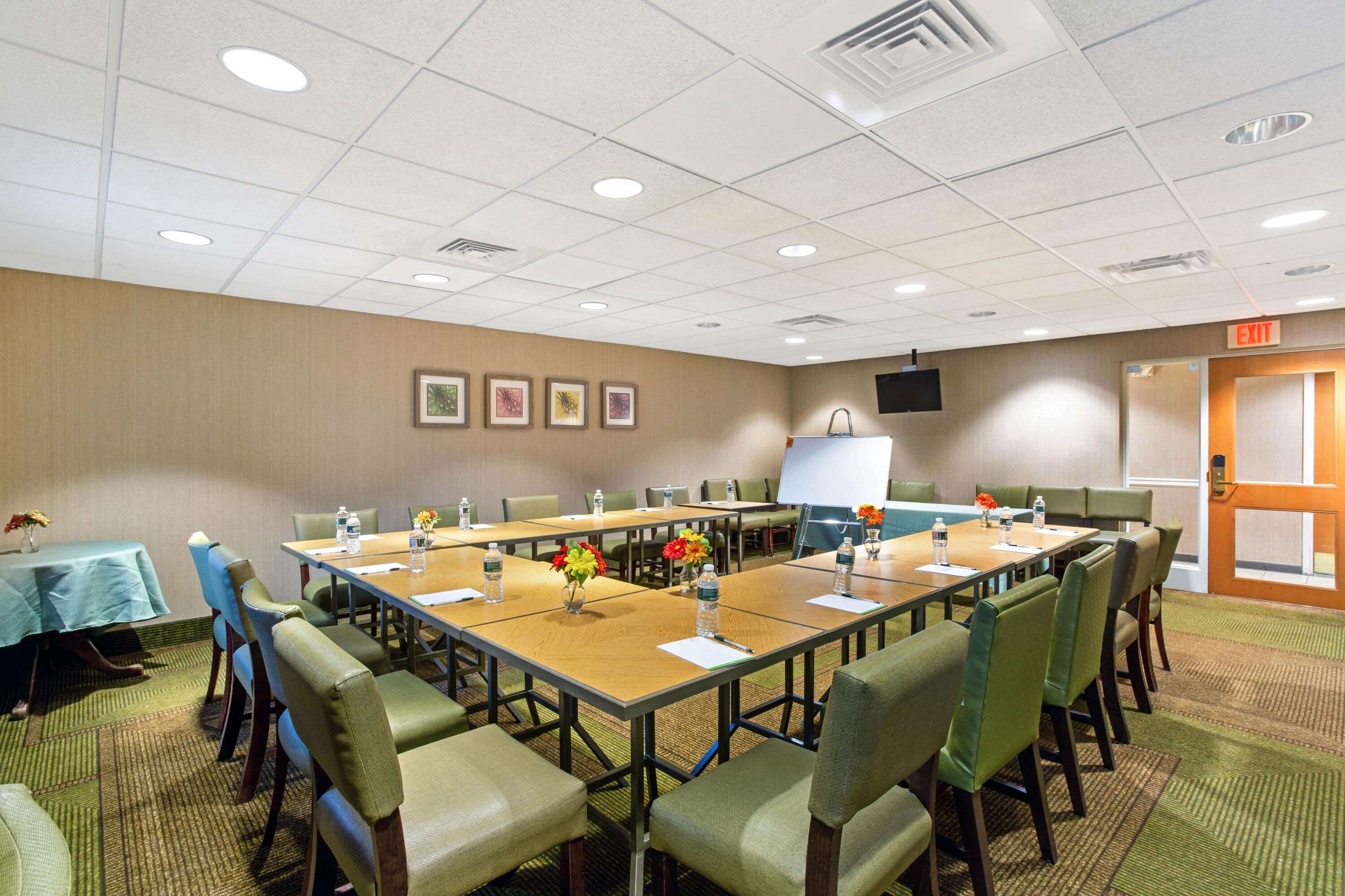 La Quinta Inn & Suites by Wyndham Boston Somerville