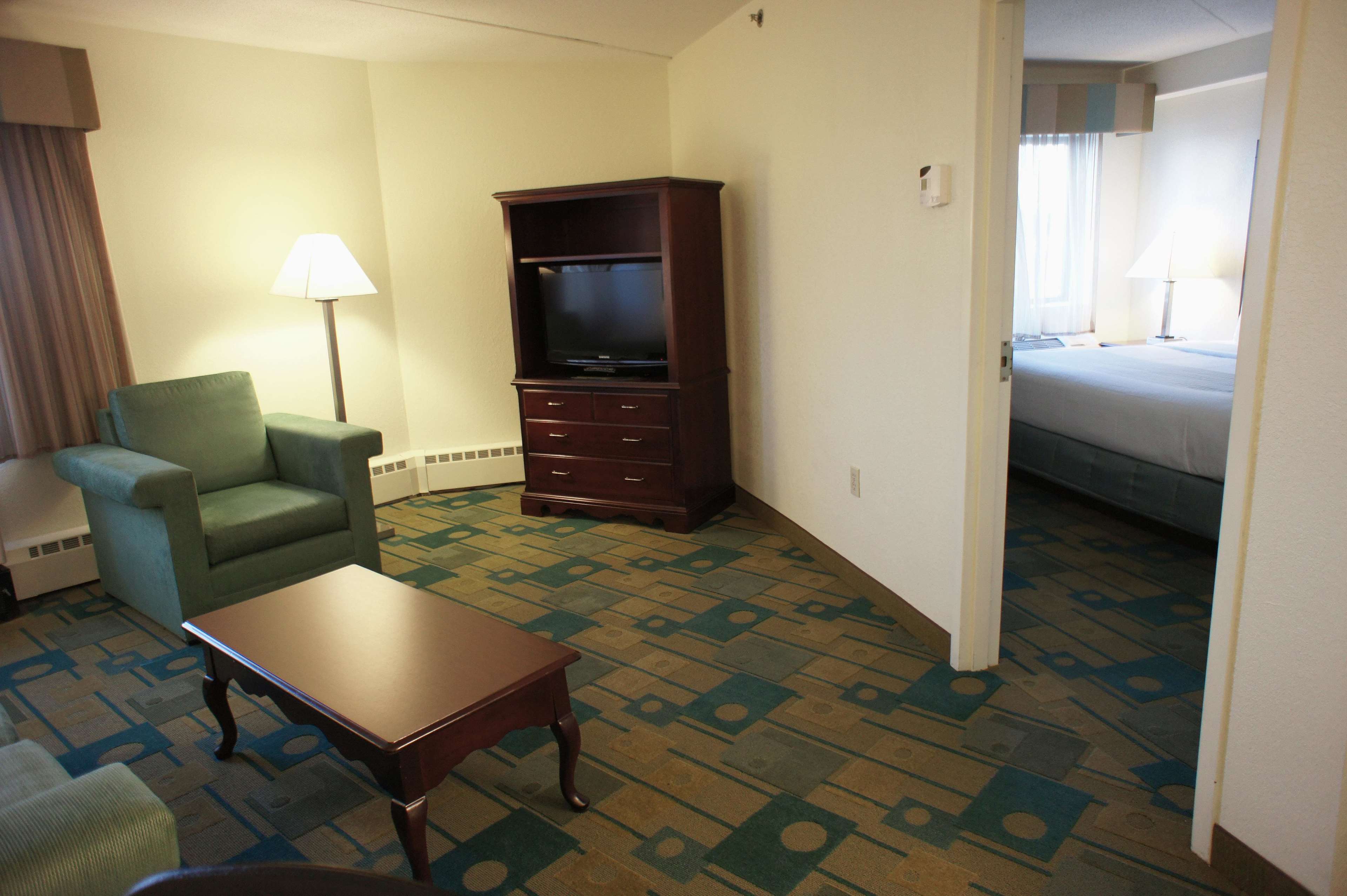 La Quinta Inn & Suites by Wyndham Boston Somerville