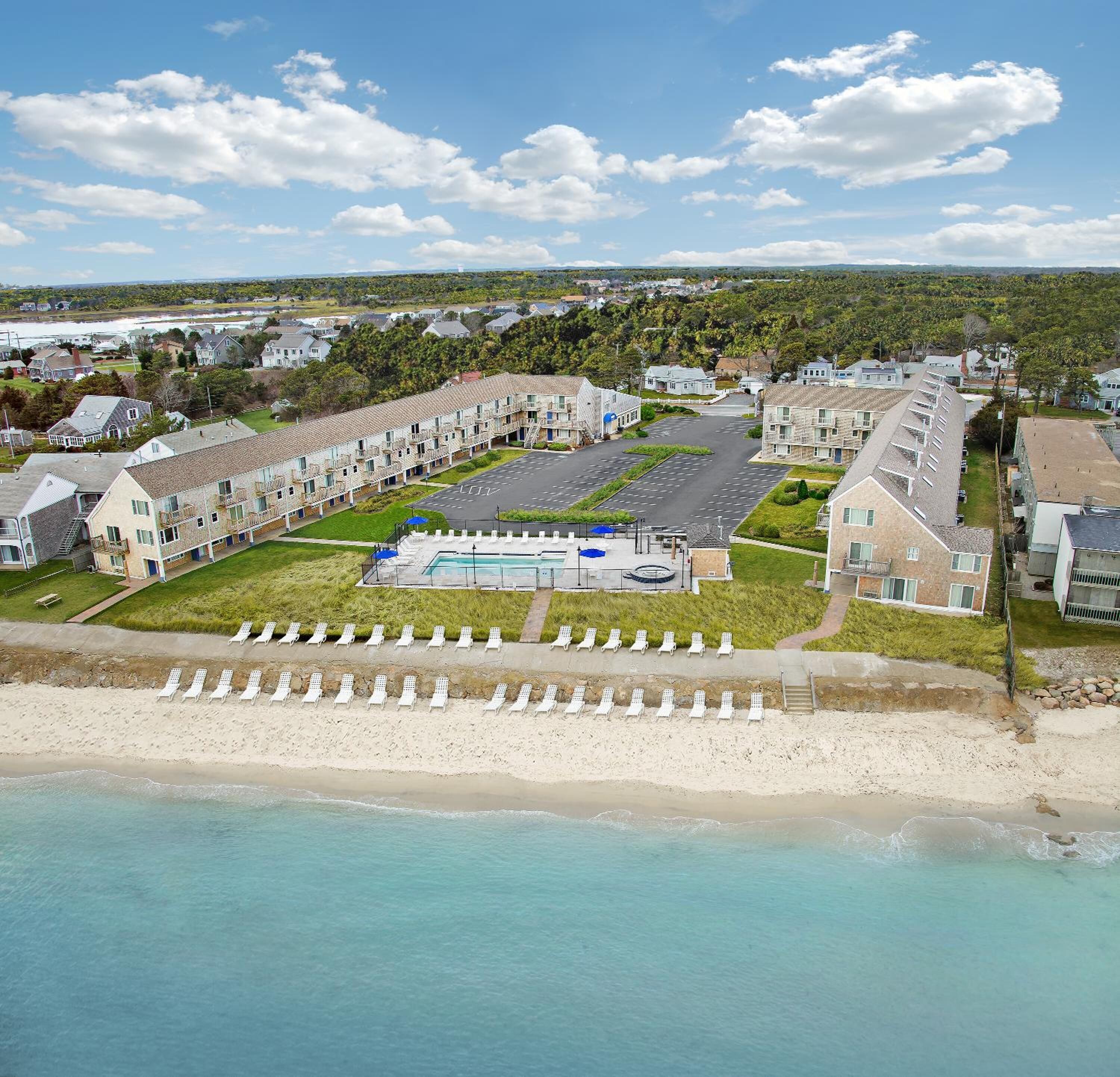 Ocean Mist Beach Hotel & Suites