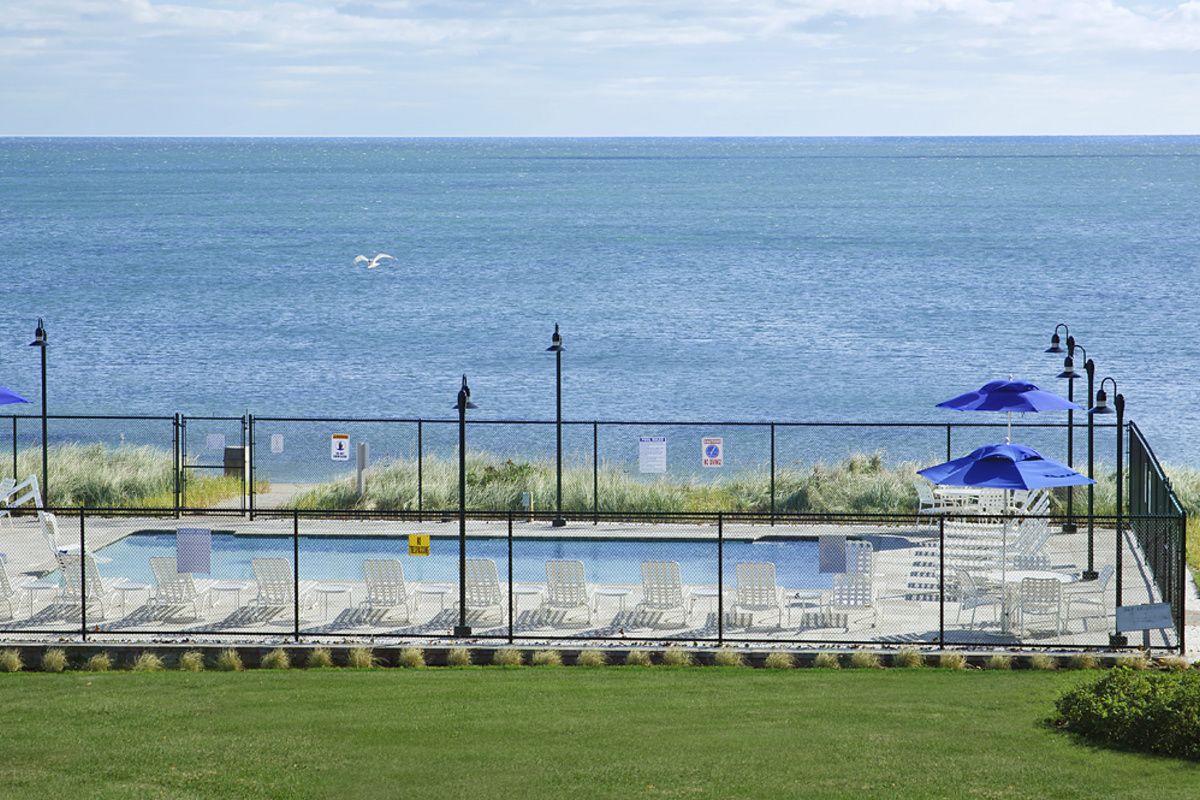 Ocean Mist Beach Hotel & Suites