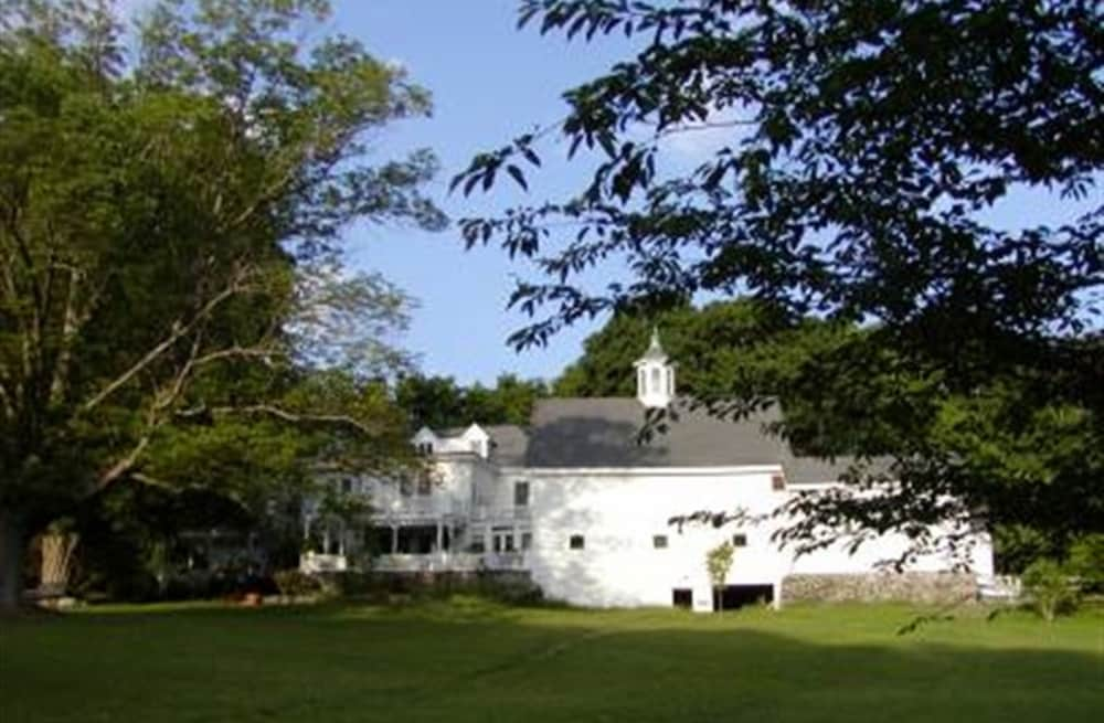 The Inn on the Horse Farm