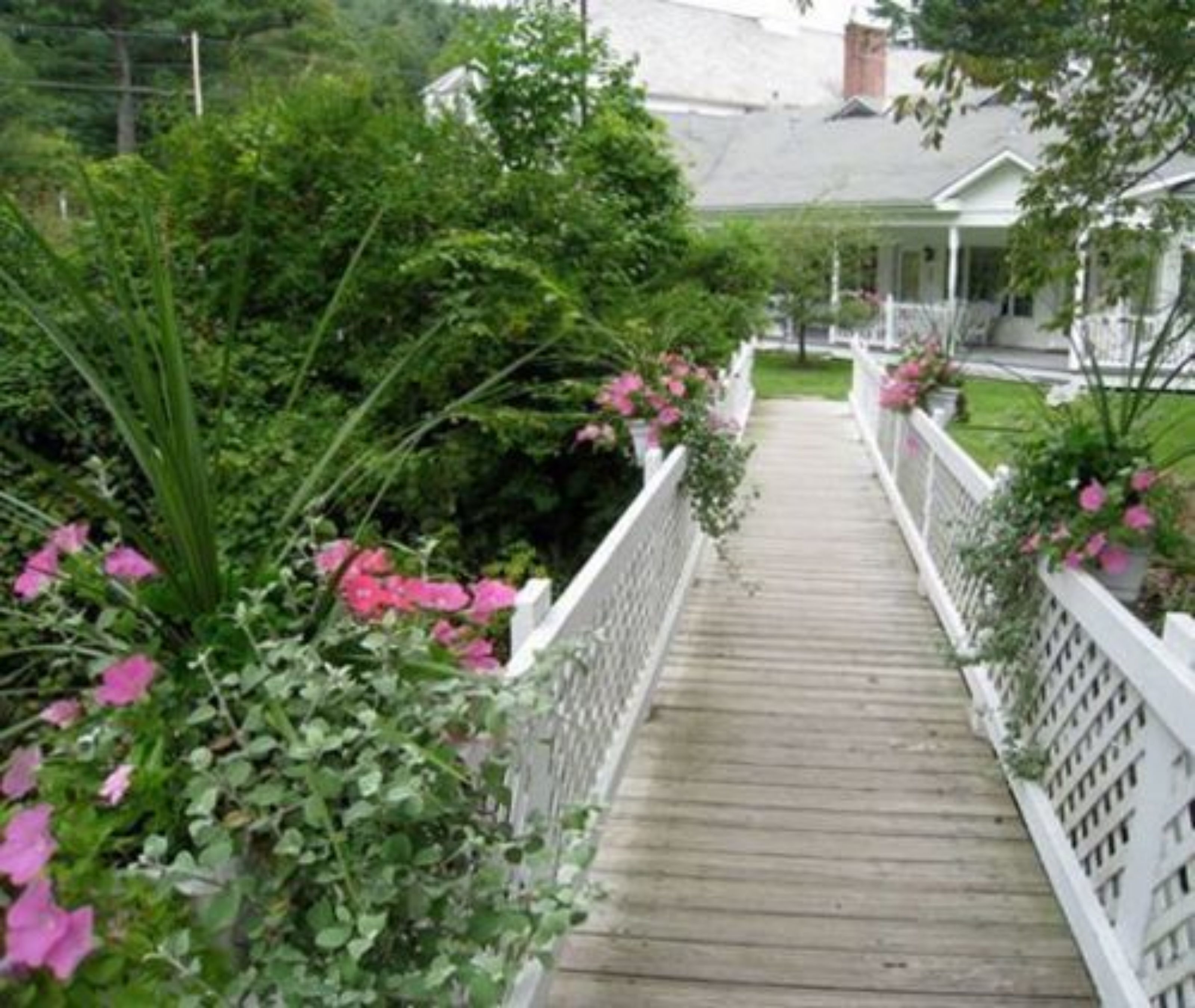 1896 House Inn & Country Lodgings