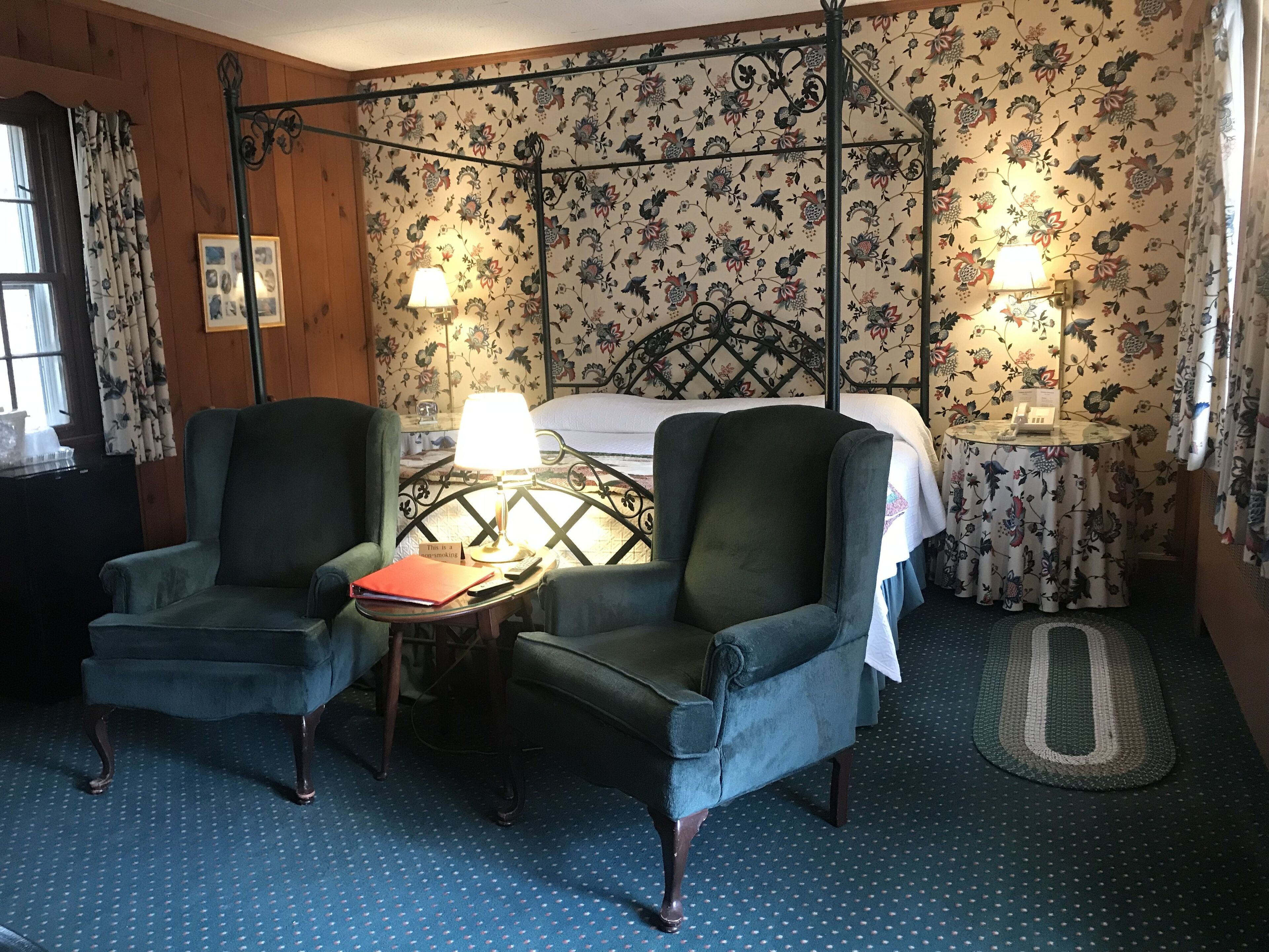 1896 House Inn & Country Lodgings