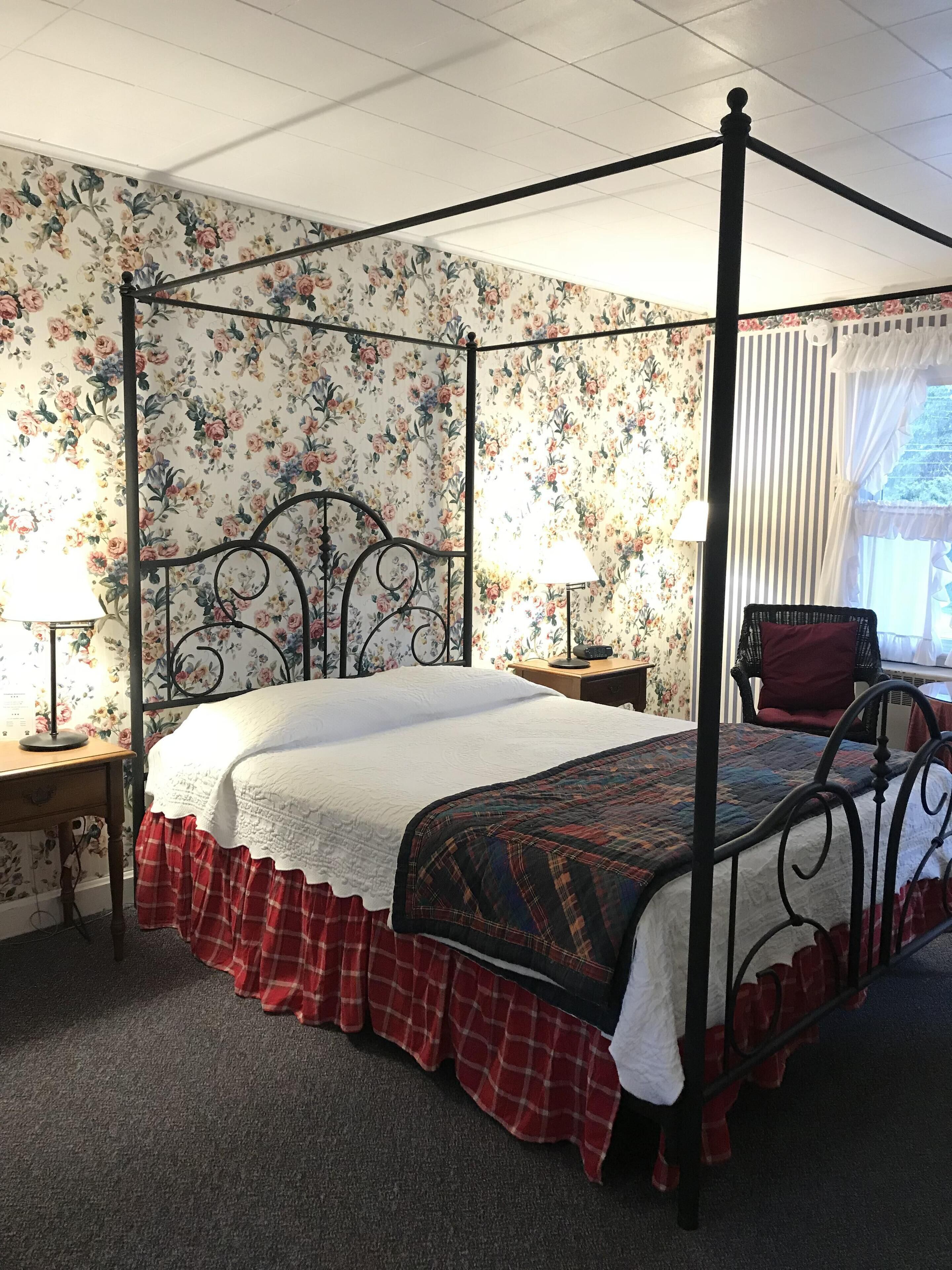 1896 House Inn & Country Lodgings