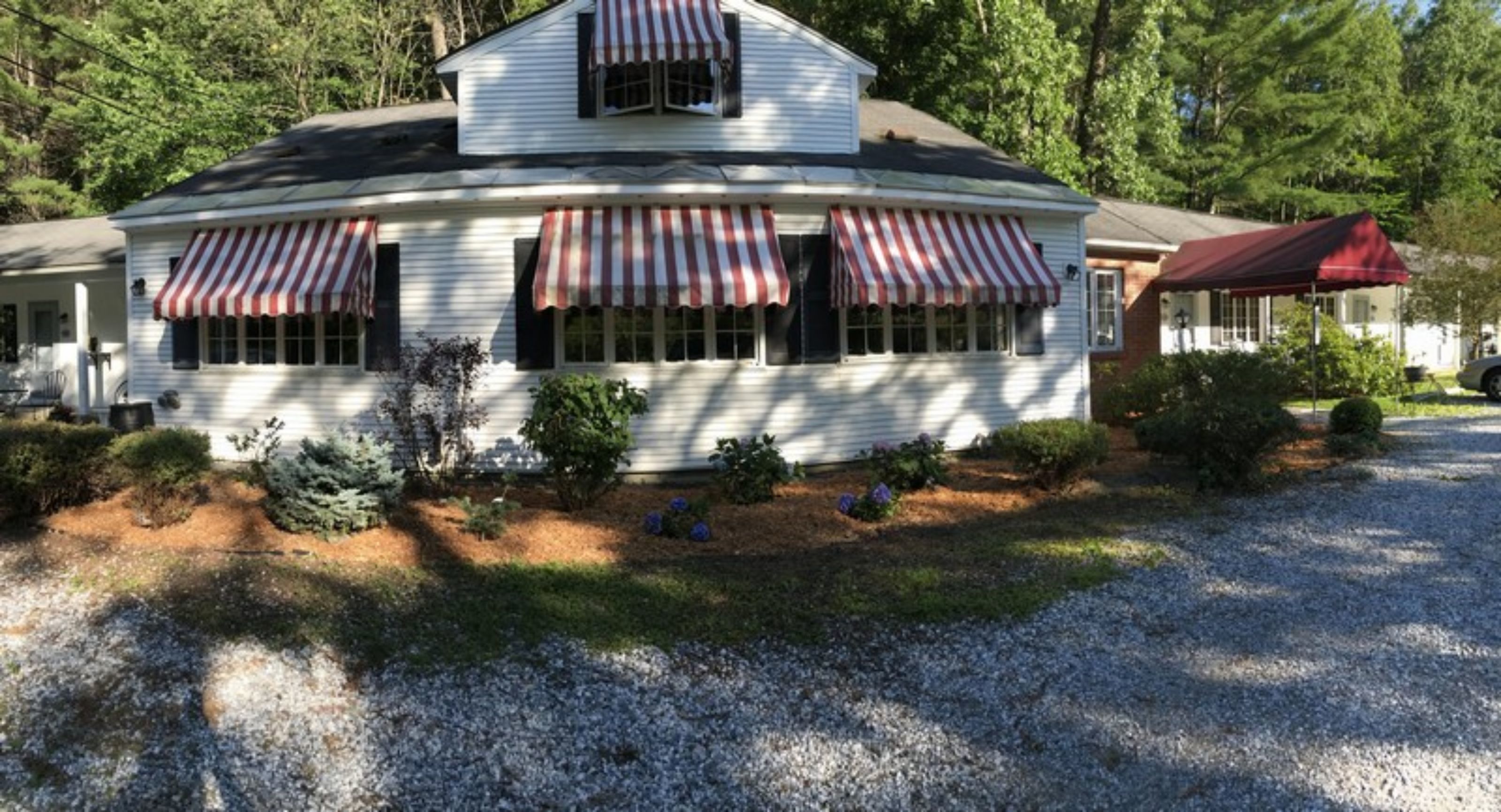 1896 House Inn & Country Lodgings