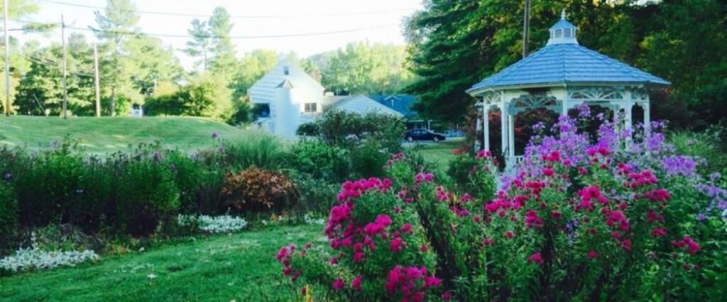 1896 House Inn & Country Lodgings