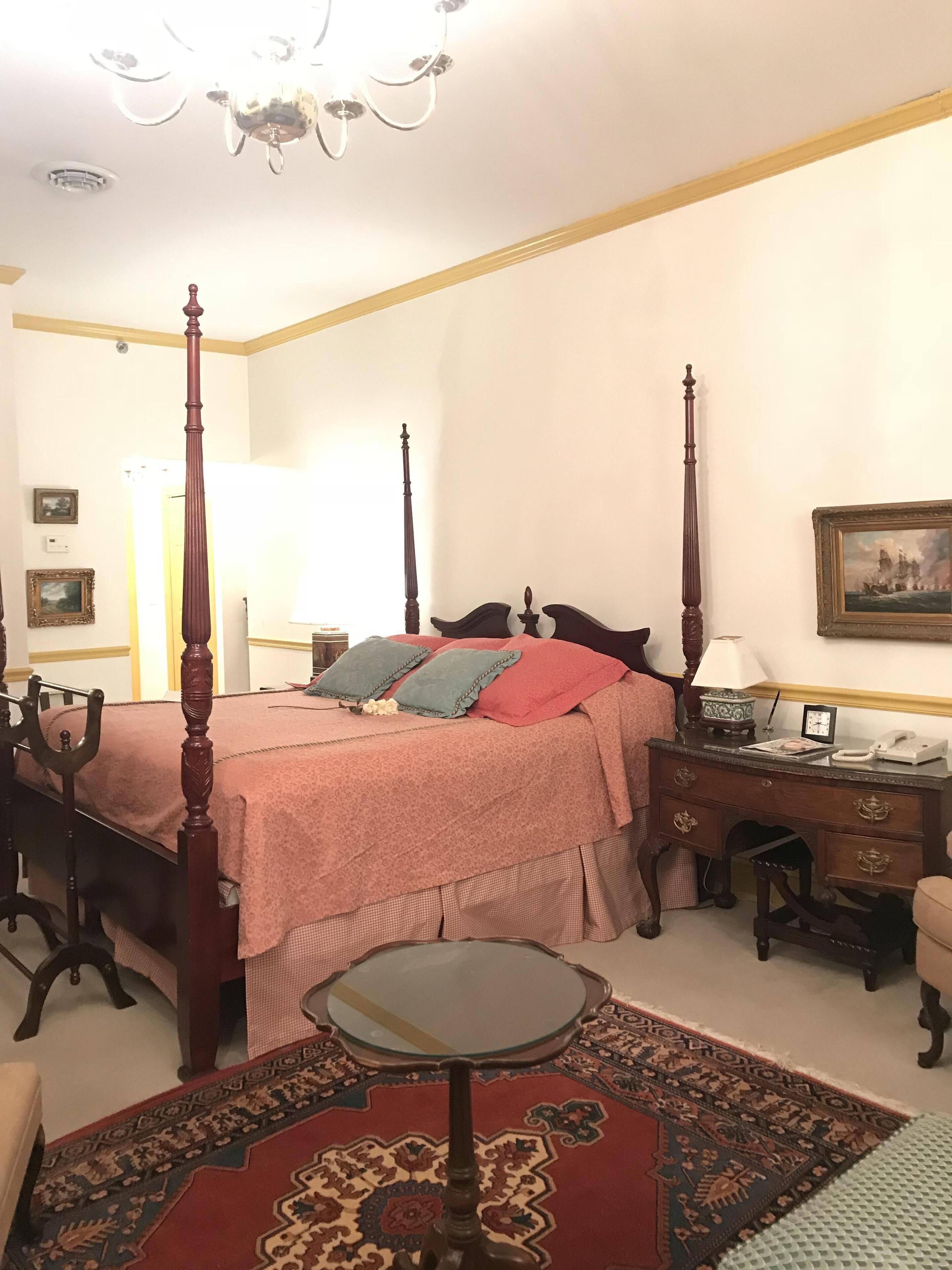 1896 House Inn & Country Lodgings
