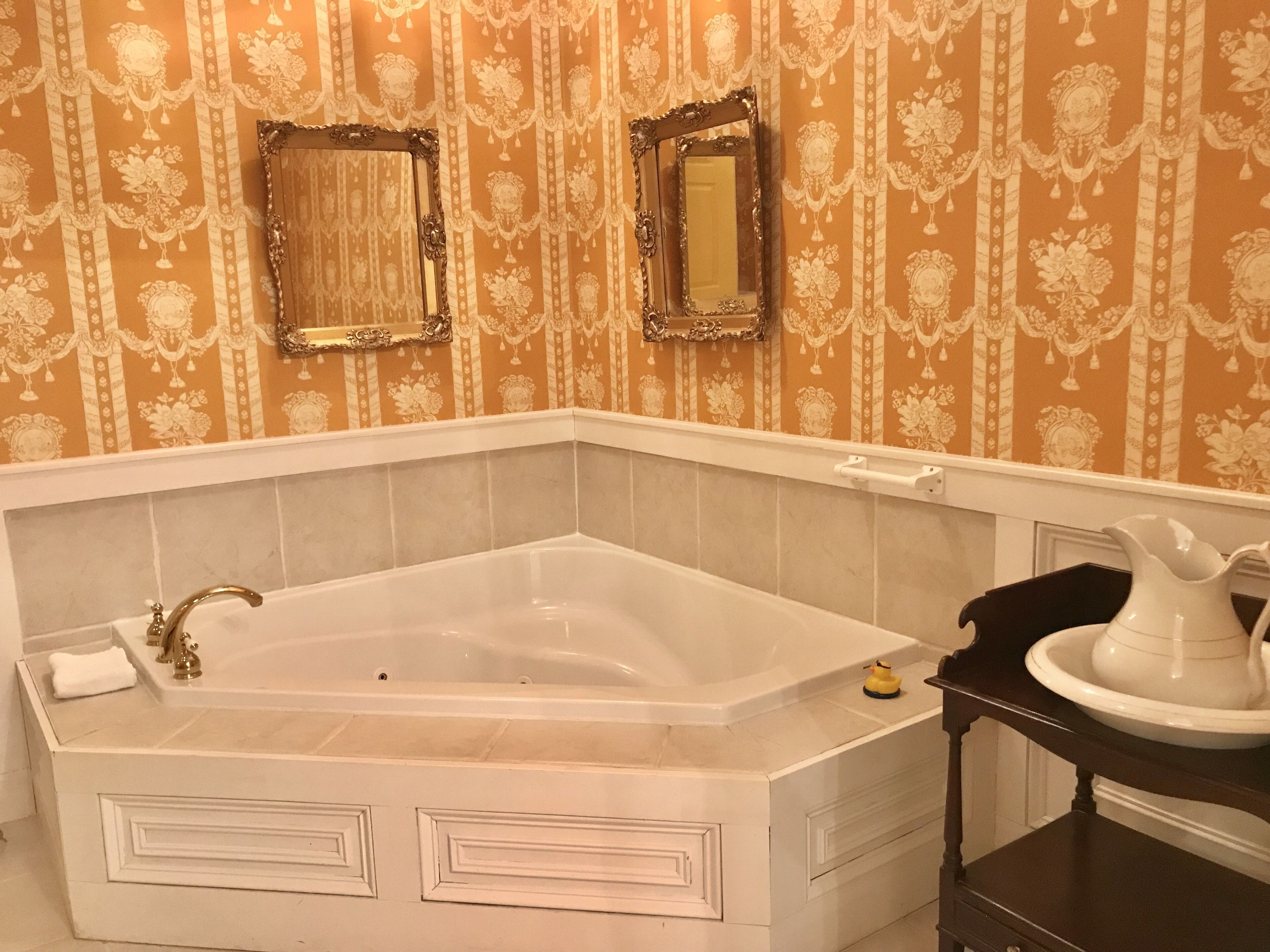 1896 House Inn & Country Lodgings