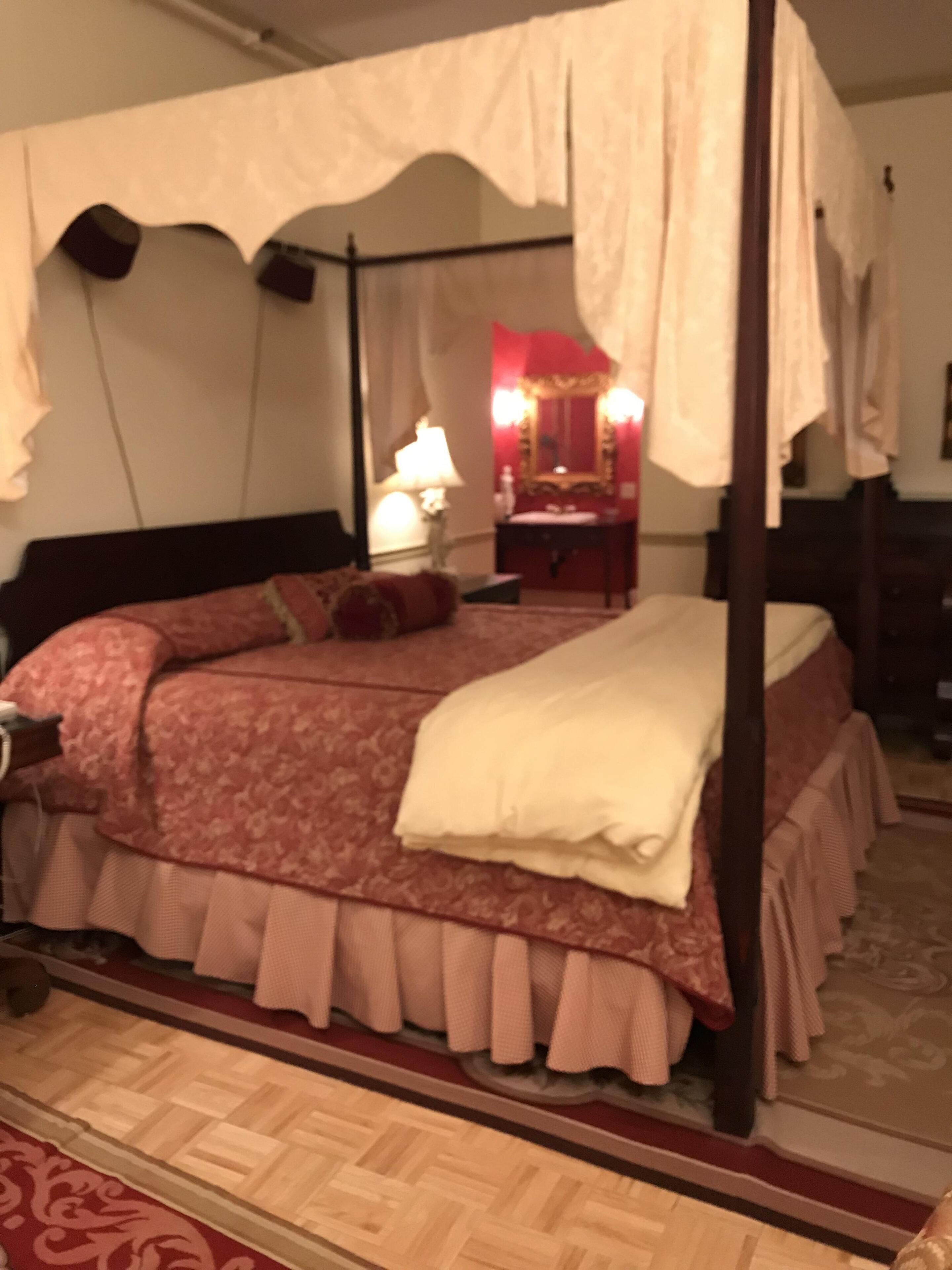 1896 House Inn & Country Lodgings