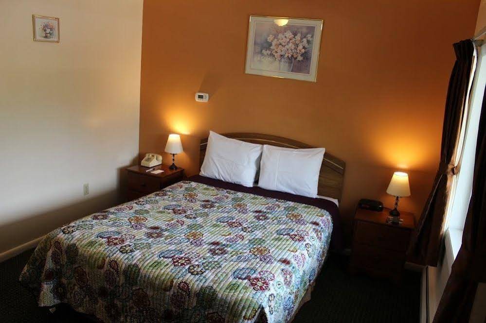 Cozy Corner Motel