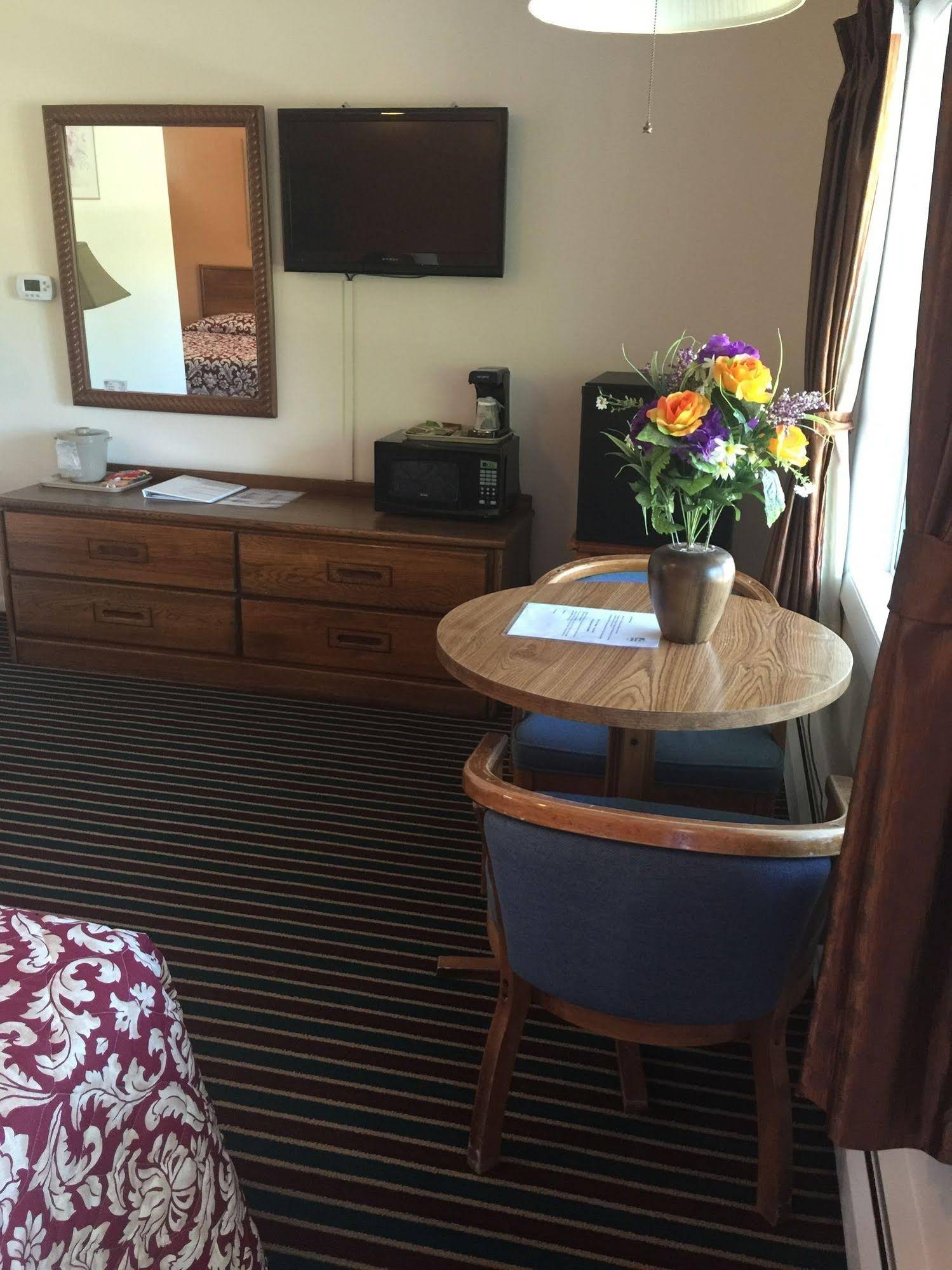 Cozy Corner Motel