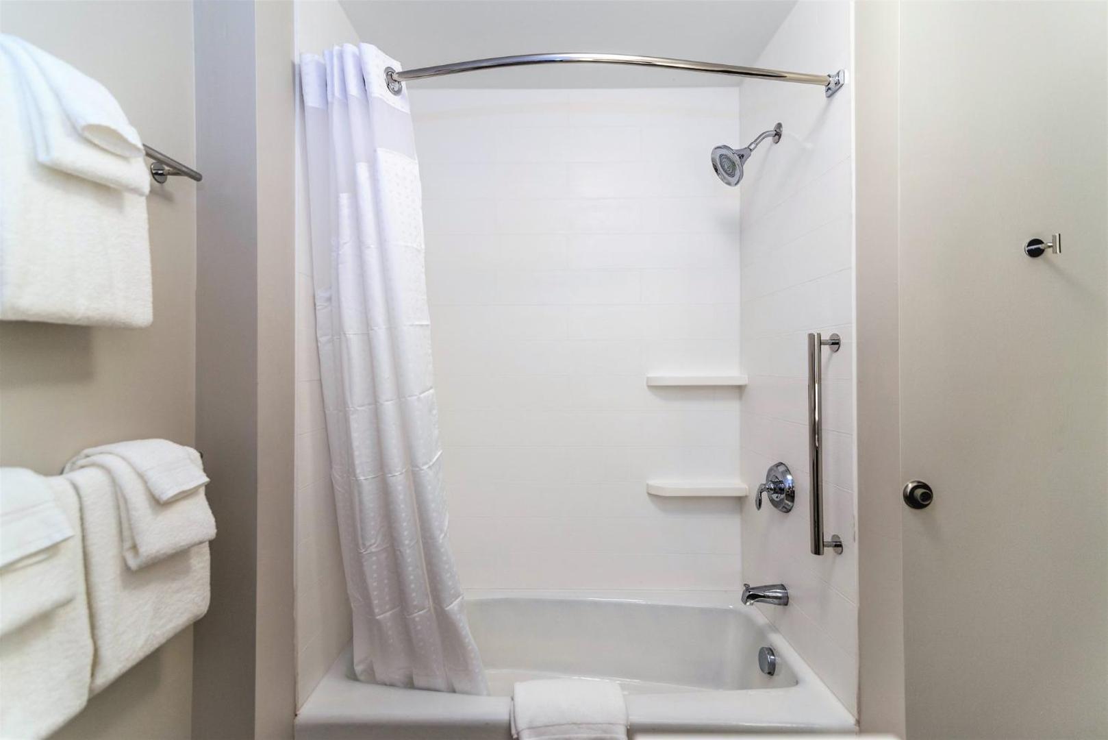 Holiday Inn Express & Suites Allen Park