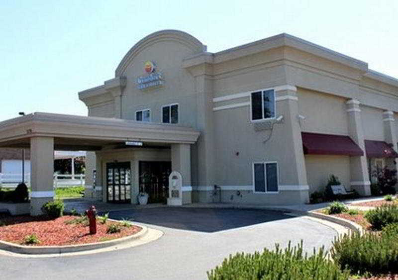Quality Inn & Suites Ann Arbor Hwy 23