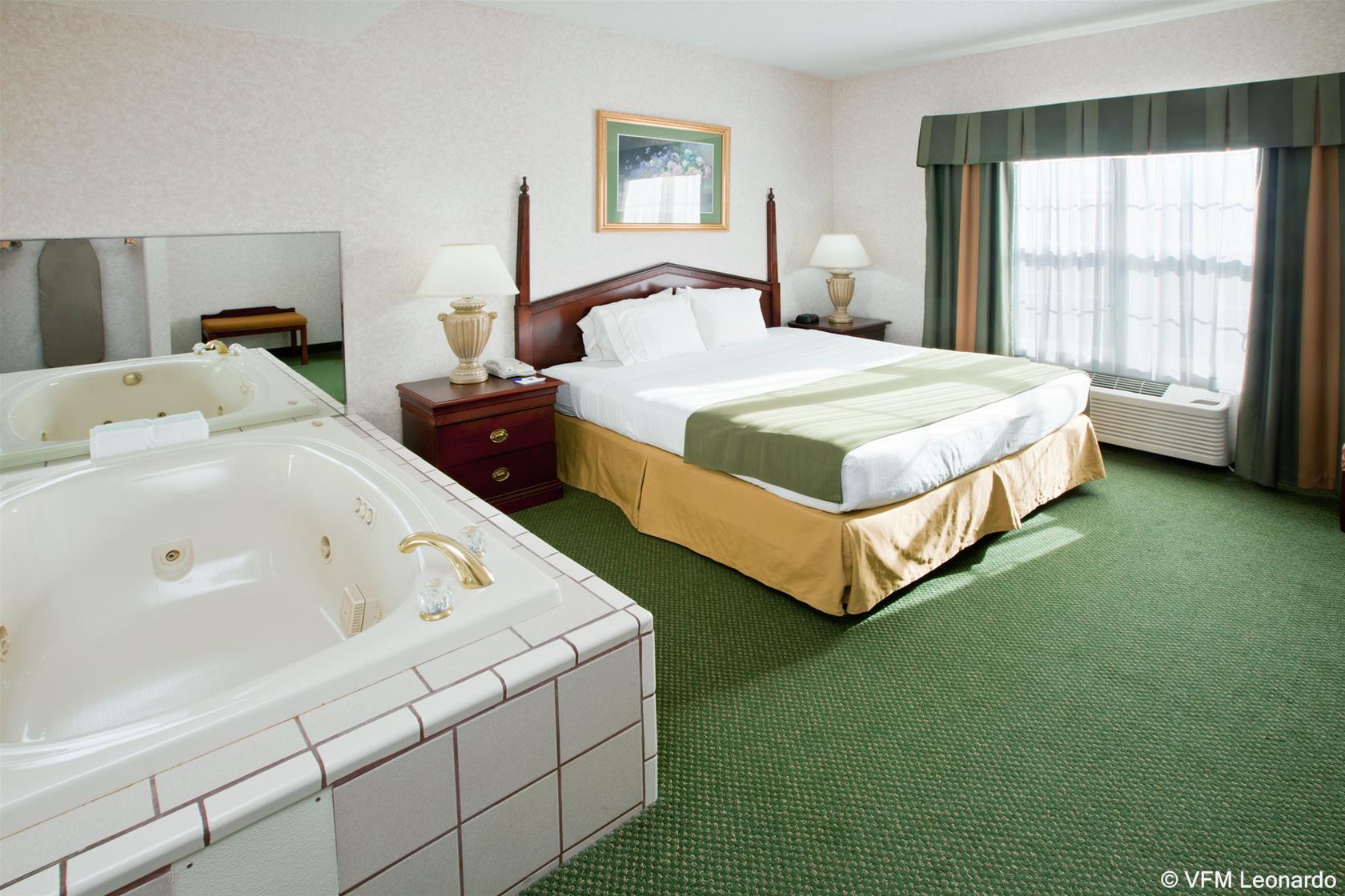 Holiday Inn Express & Suites Bad Axe