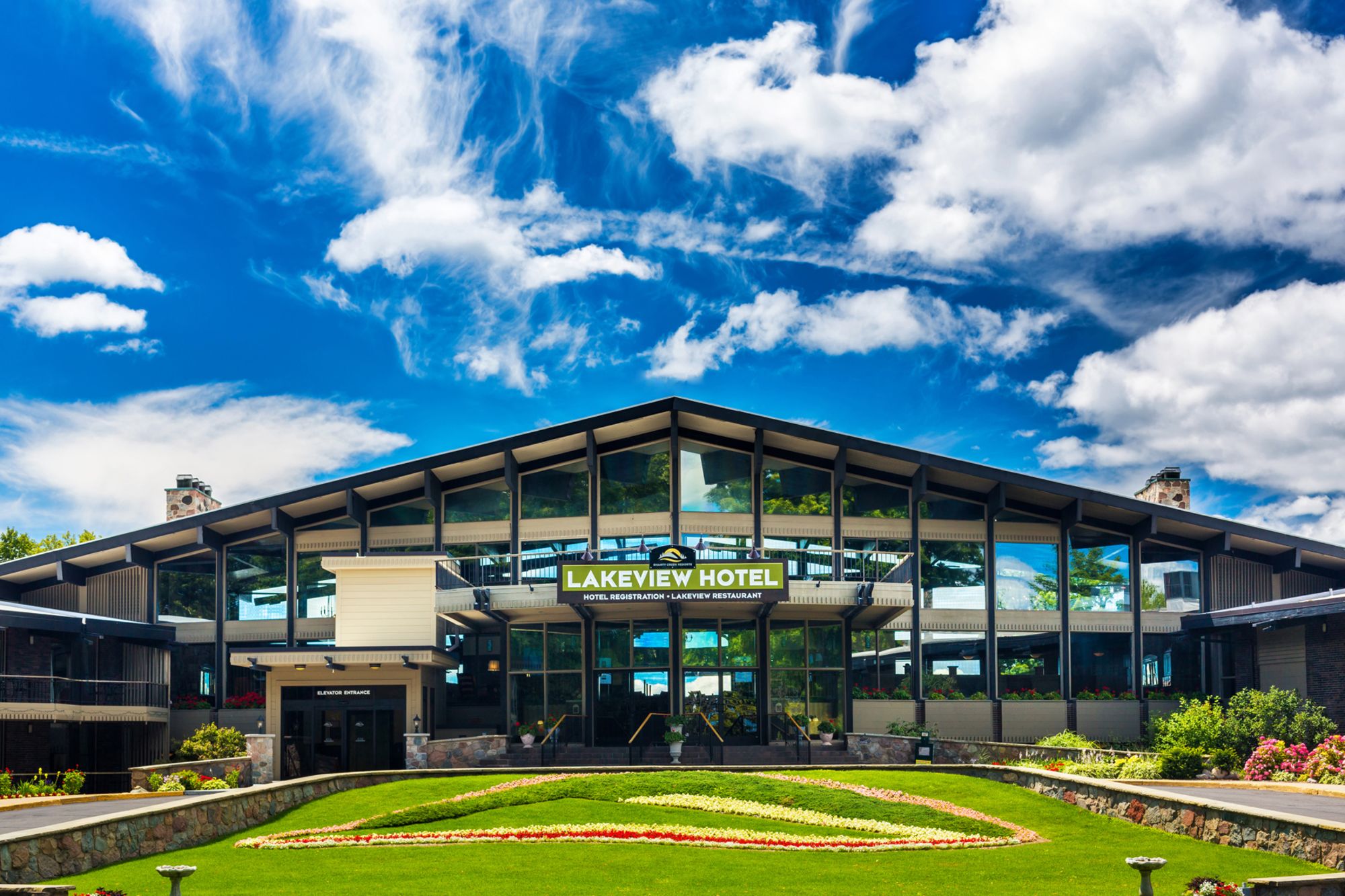 Lakeview Hotel & Conference Center, Summit Village