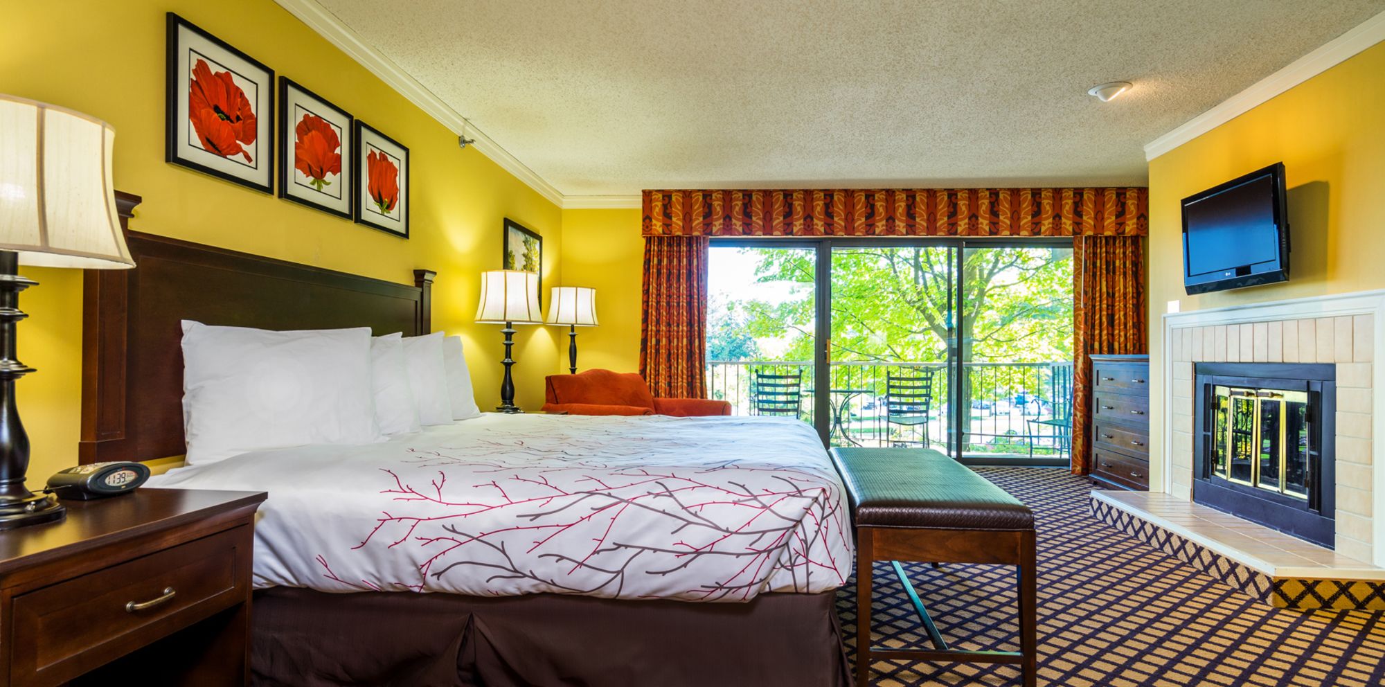 Lakeview Hotel & Conference Center, Summit Village